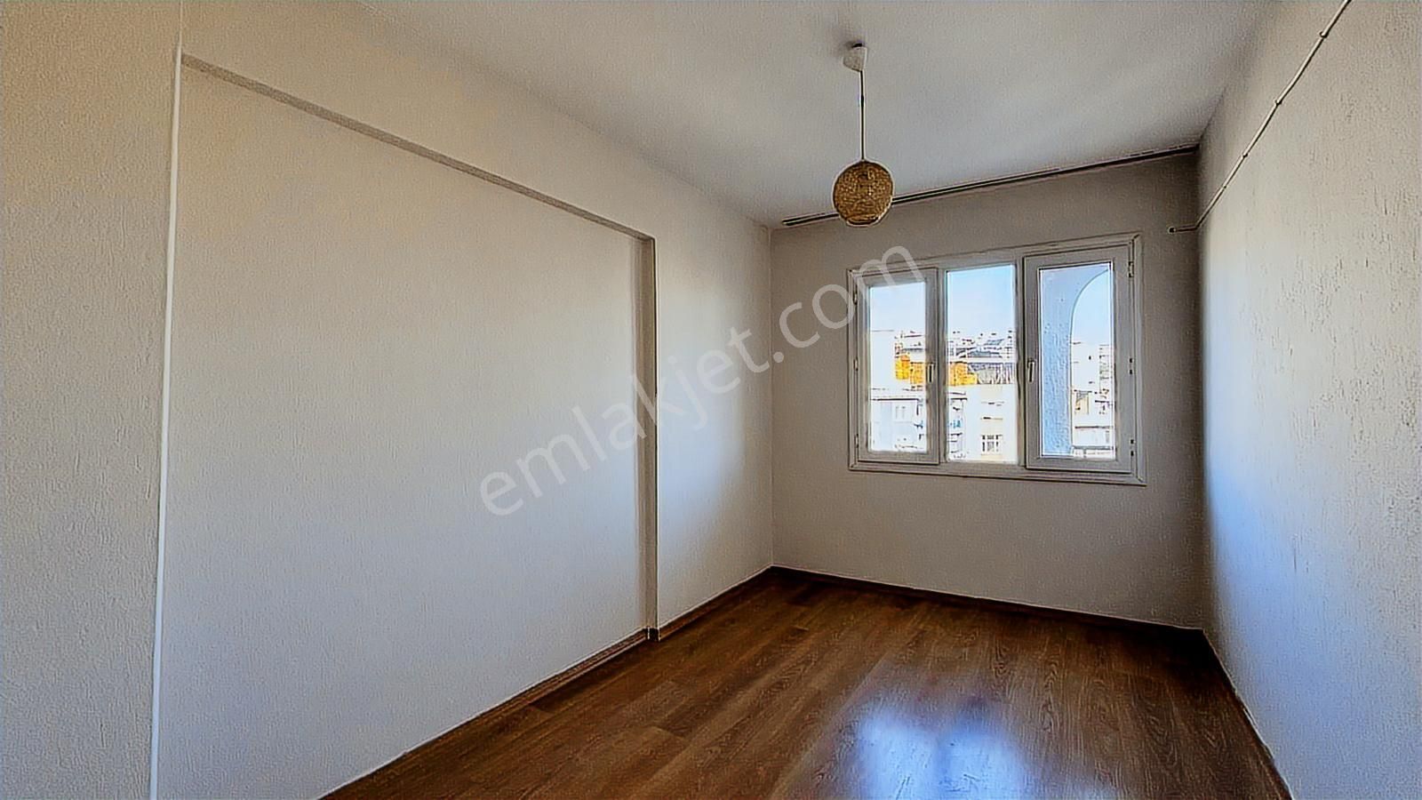 4+1 / 140 M² / Merkezi Konumlu Asansörlü Ara Kat Geniş Daire - Görsel 6