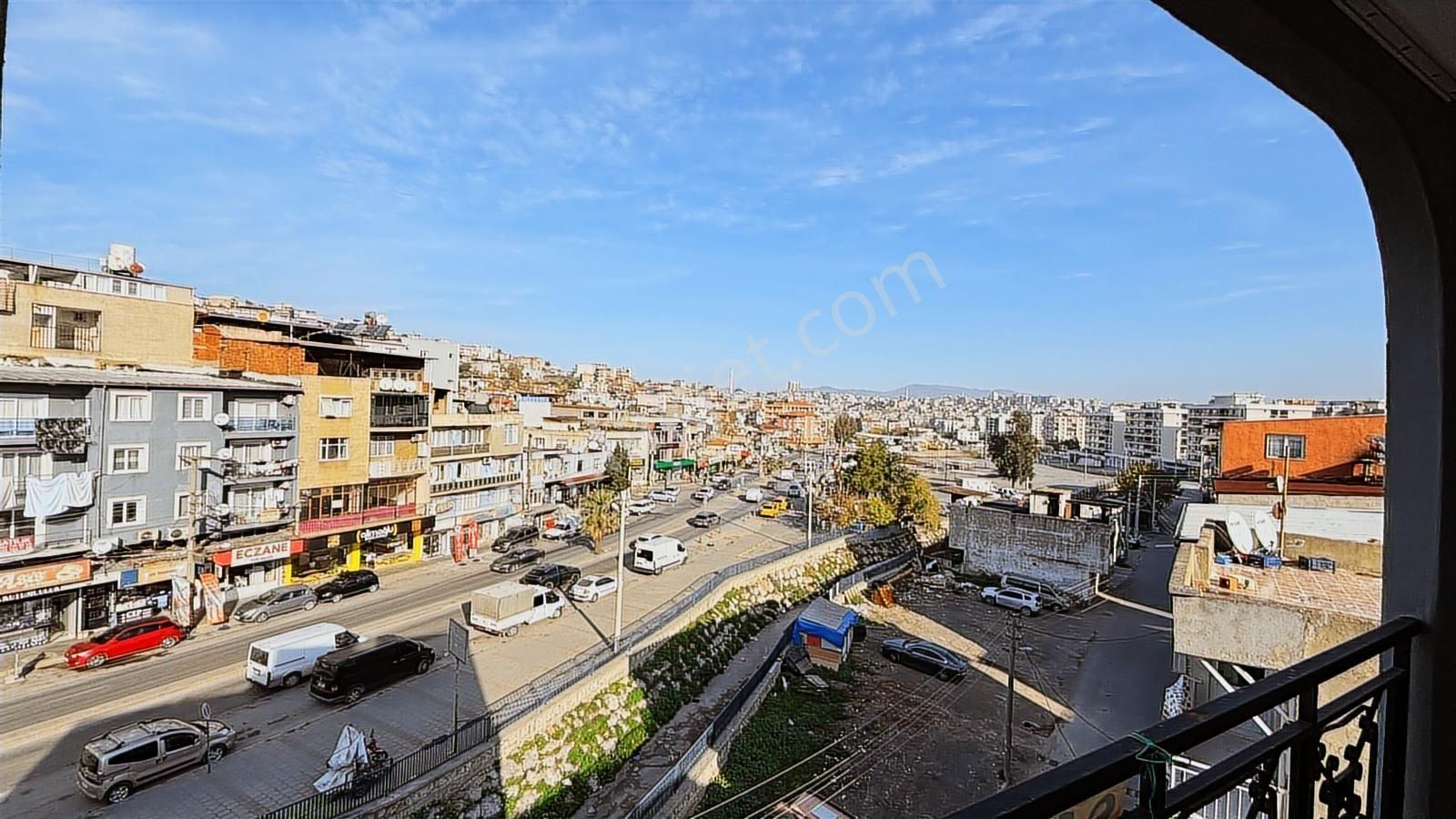 4+1 / 140 M² / Merkezi Konumlu Asansörlü Ara Kat Geniş Daire - Görsel 9