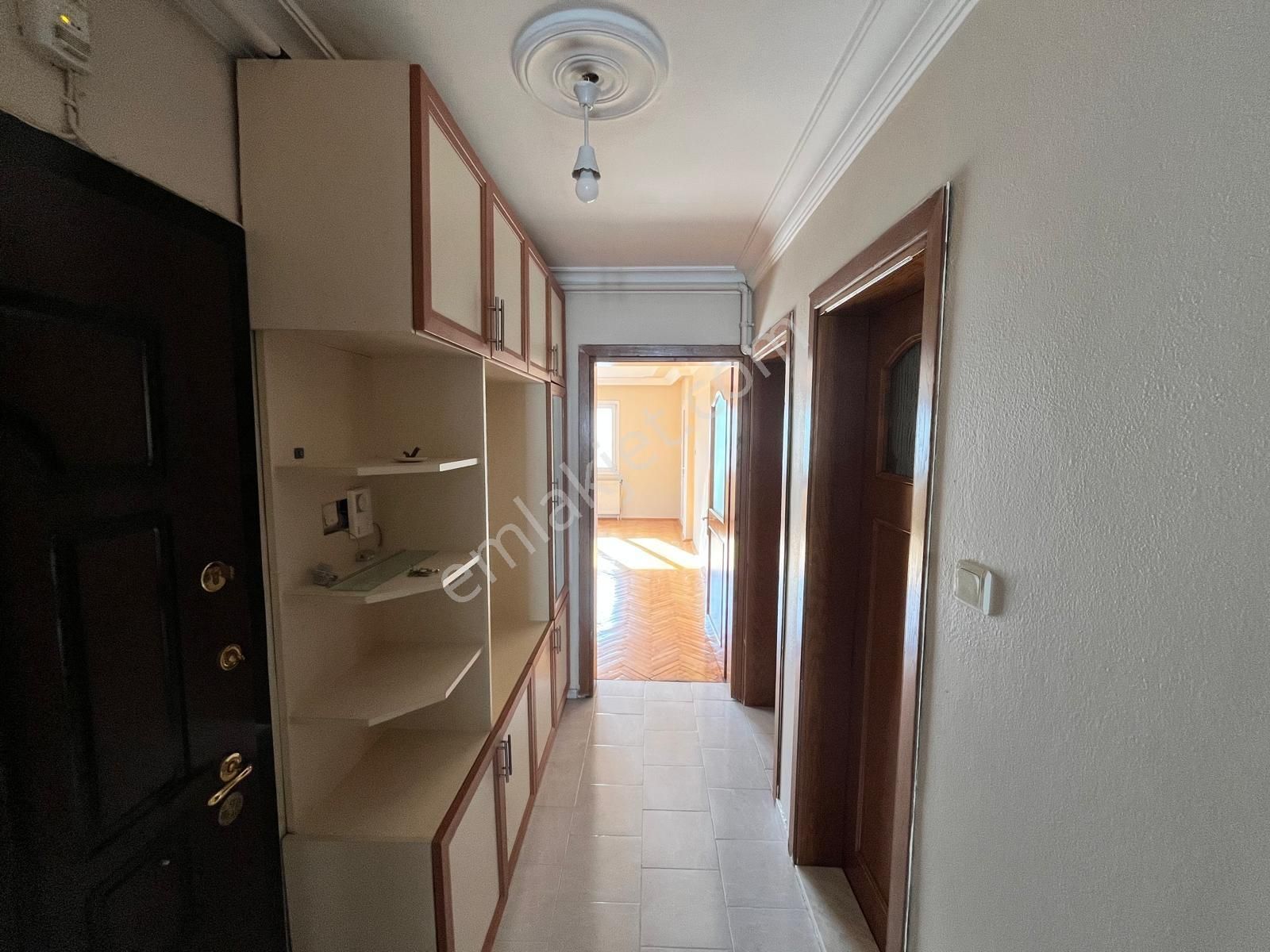 Remax Arma'dan Buca Barış Mah. Kiralık 3+1 Doğalgazlı Daire - Görsel 2