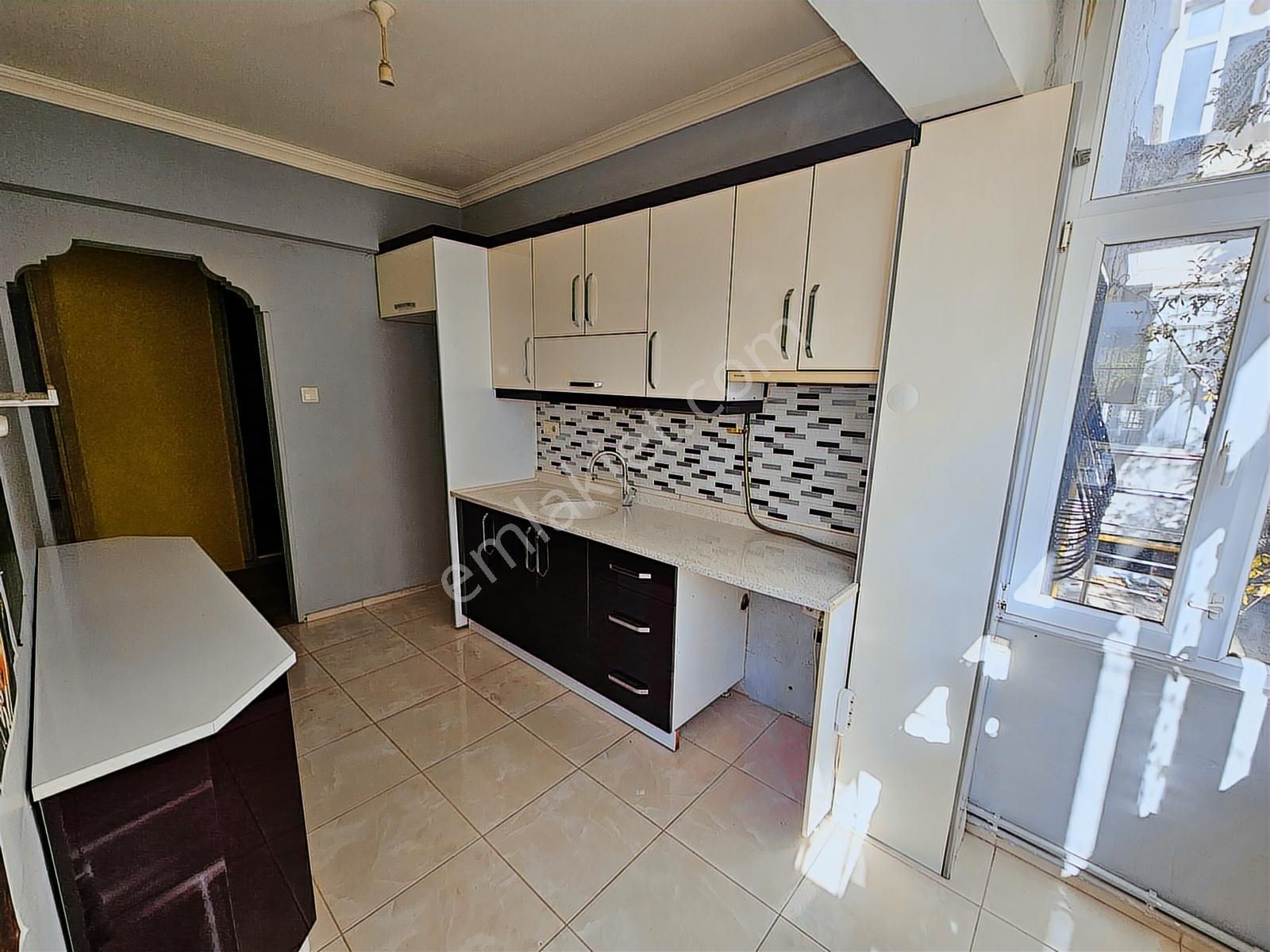 Remax Arma'dan Buca Menderes Mah. Kiralık 2+1 Daire Doğalgazlı - Görsel 8