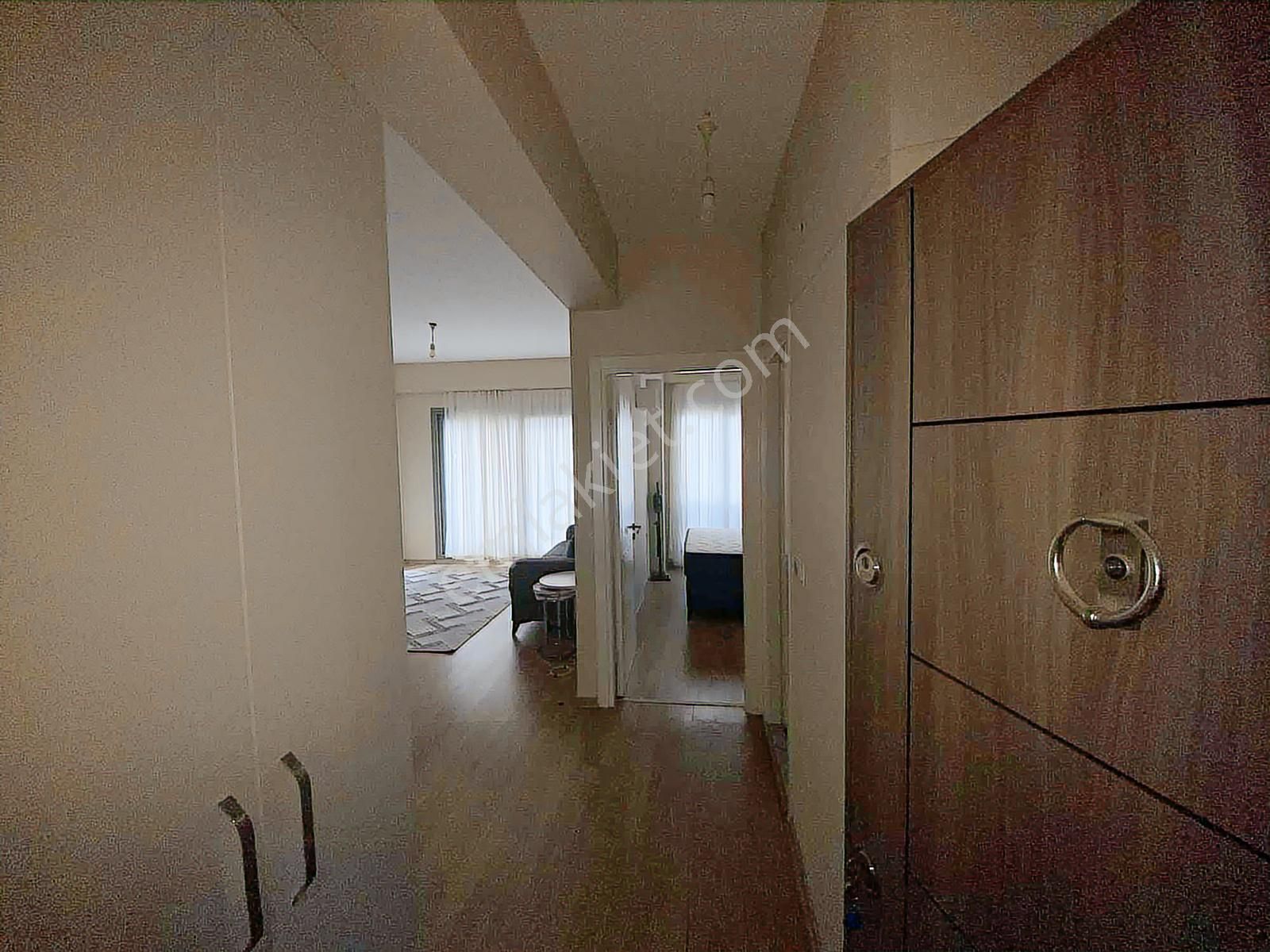 Torbalı'da Havuzlu Sitede Kiralık Eşyalı Ara Kat 1+1 Daire - Görsel 10