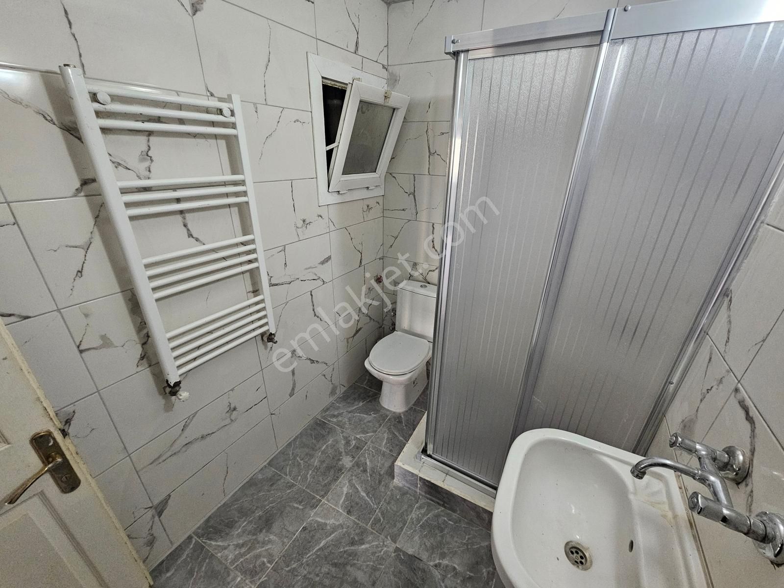 Remax Arma'dan Cumhuriyet Mah. Kiralık 2+1 Doğalgazlı Ara Kat - Görsel 12