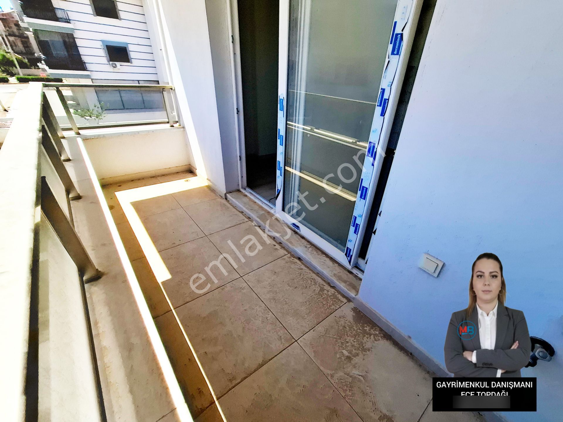 Didim'de Satılık 1+1 Sıfır Orta Kat Ön Cephe Yol Cepheli Ön Geniş Balkonlu Daire ! - Görsel 9