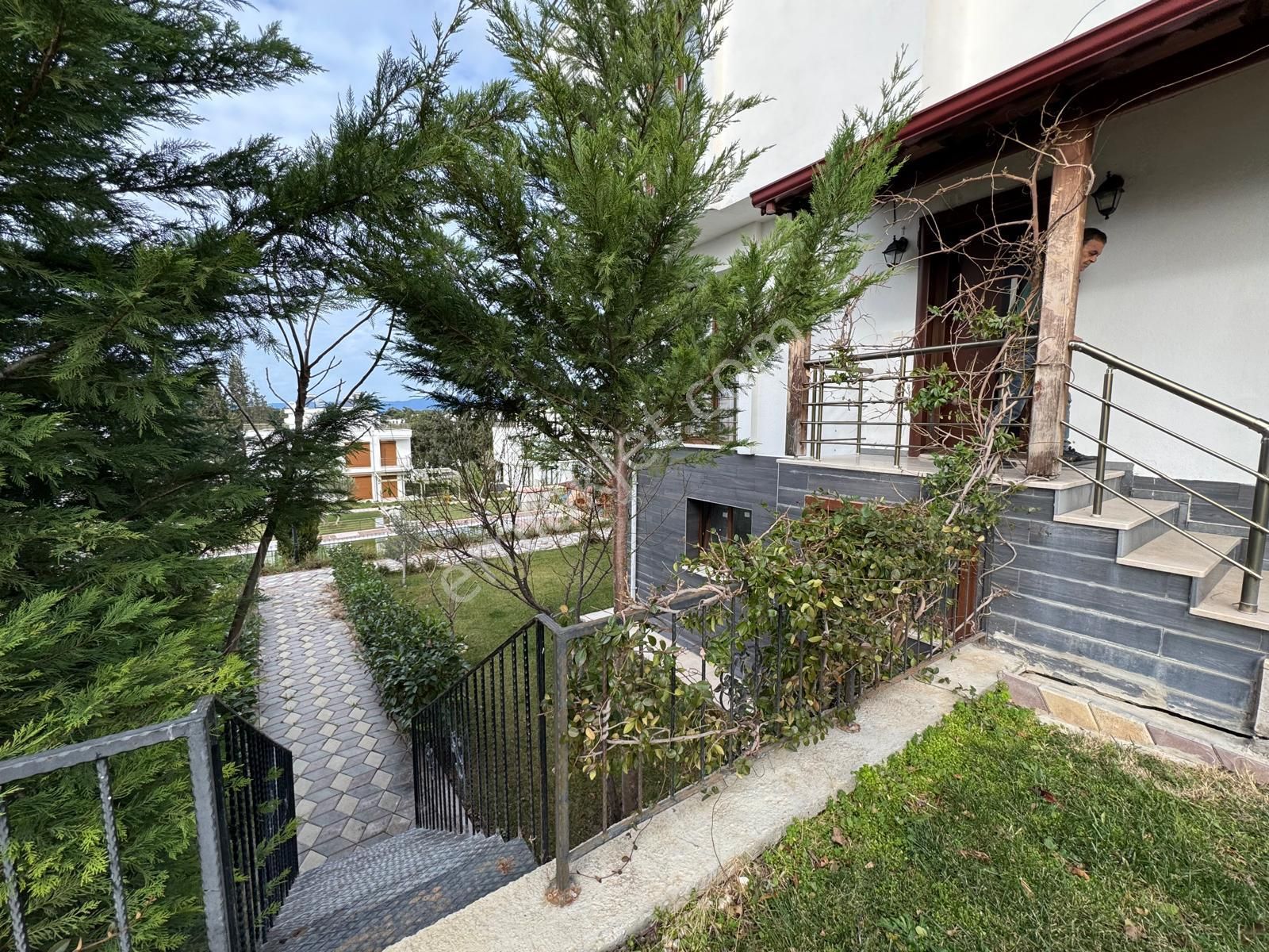 Gömeç Karaağaç'ta Havuzlu Sitede Satılık Deniz Manzaralı 3+1 Villa - Görsel 4