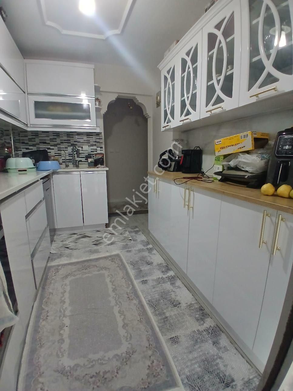 İzmir Torbalı Torbalı Mahallesinde 3+1 Arakat İzbana 5dk Satılık Daire