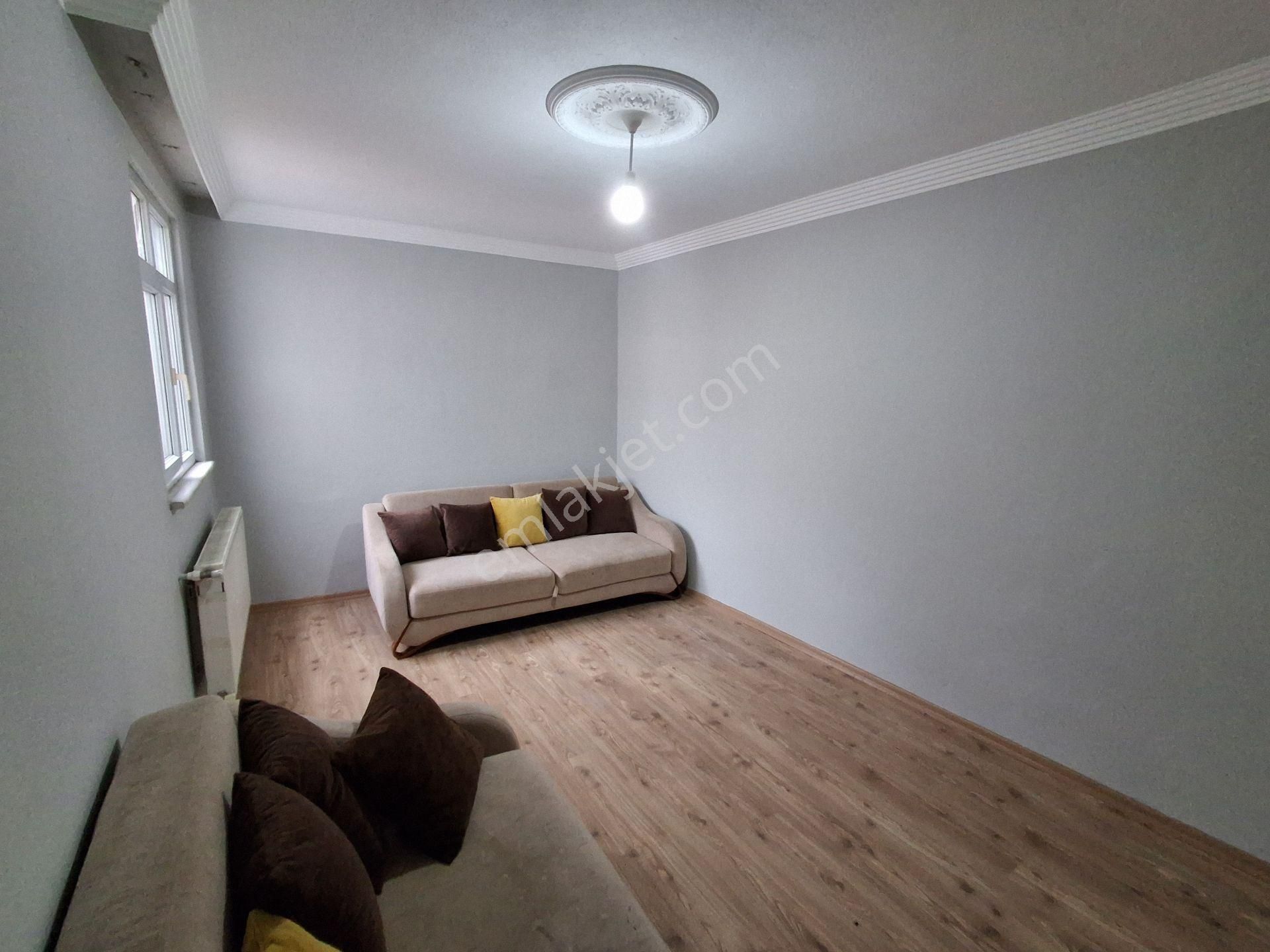 Karasu Merkezde 3+1 Geniş Kiralık Daire - Görsel 10
