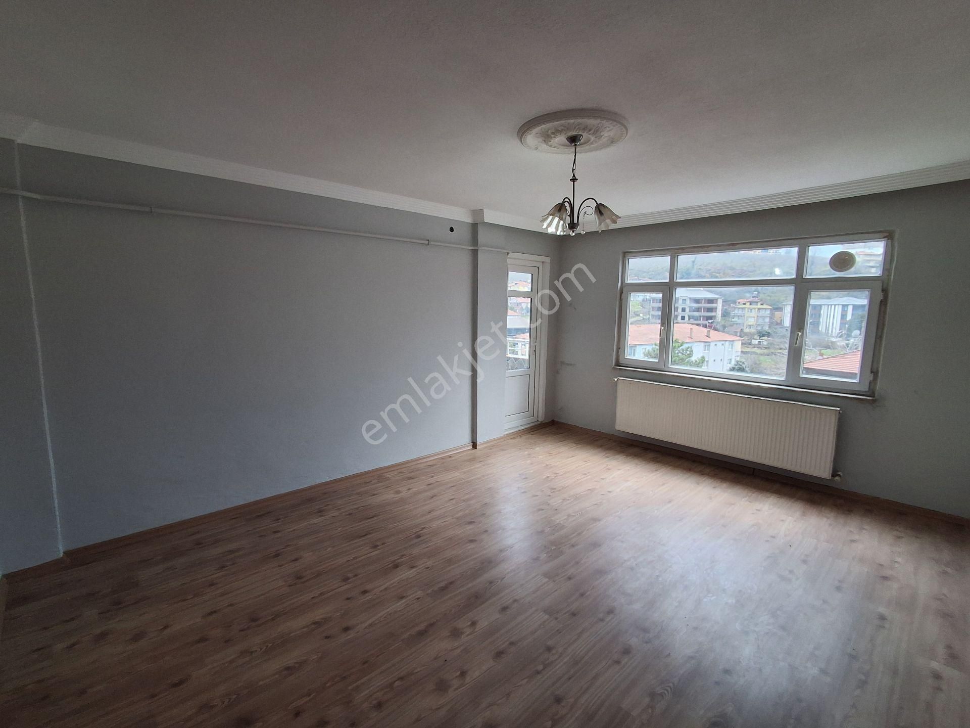 Karasu Merkezde 3+1 Geniş Kiralık Daire - Görsel 3
