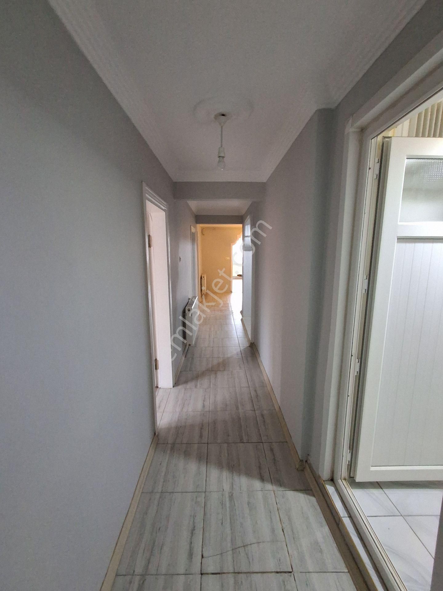 Karasu Merkezde 3+1 Geniş Kiralık Daire - Görsel 19