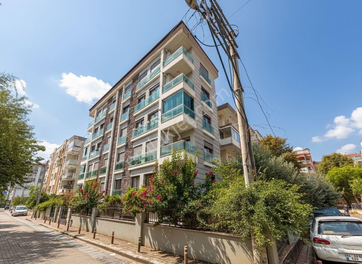 Bahçelievler'de Harika Konumlu 2+1 Satılık - Görsel 15