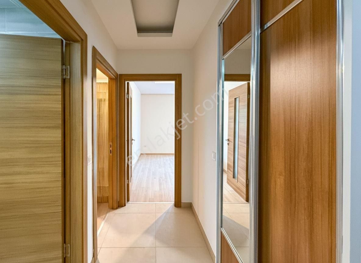 Bahçelievler'de Harika Konumlu 2+1 Satılık - Görsel 17