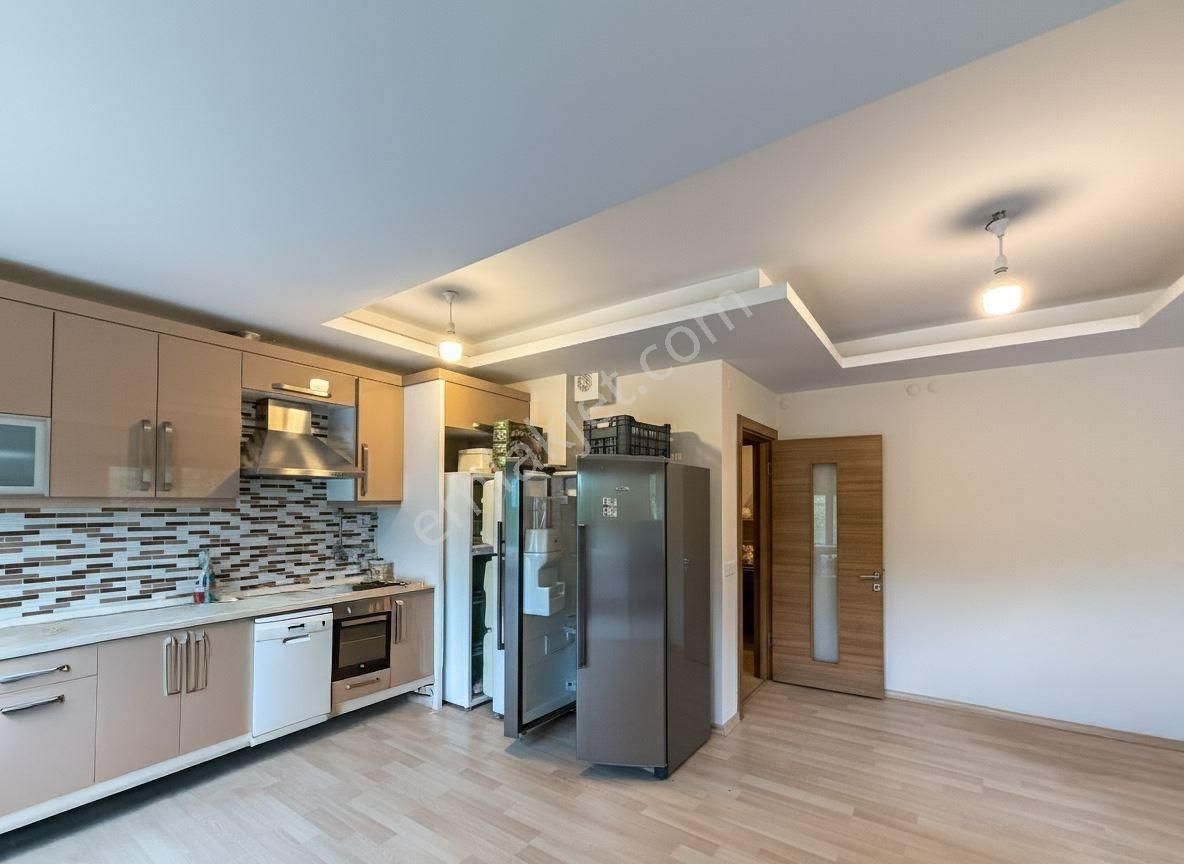 Bahçelievler'de Harika Konumlu 2+1 Satılık - Görsel 4