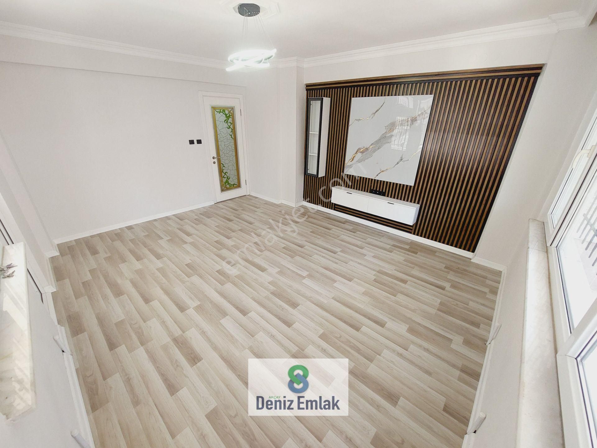 Denizden Akçayda Öncephe Arakat Komple Tadilatlı Satılık 3+1 Daire.