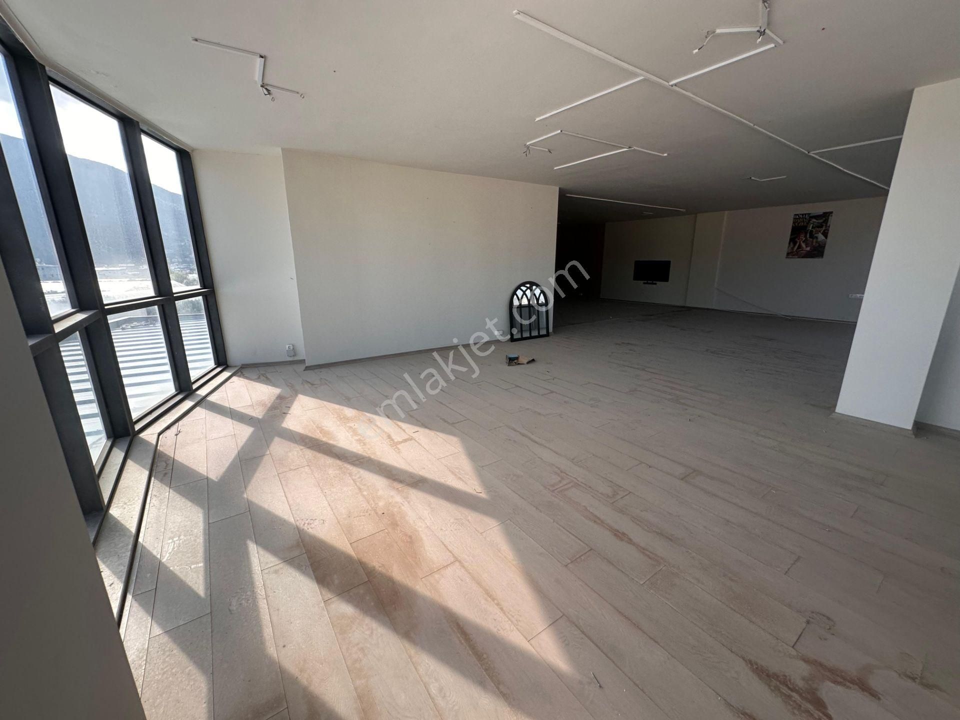 Stop’tan Çevreyolunda Asansörlü Komple Kiralık Bina - Görsel 18