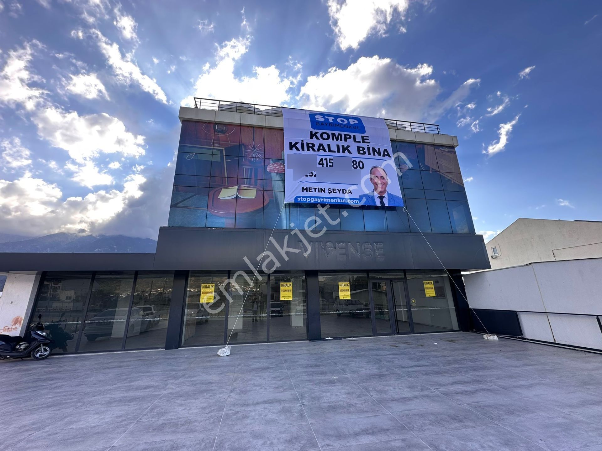 Stop’tan Çevreyolunda Asansörlü Komple Kiralık Bina
