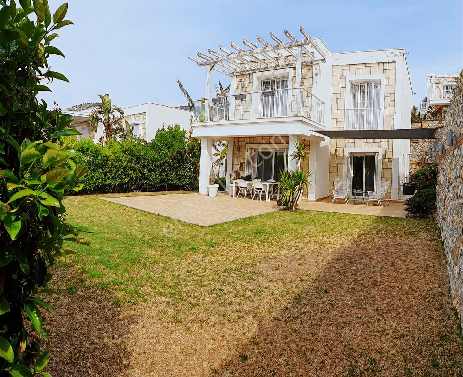 Bodrum Merkez Satılık Mustakil Deniz Ve Kale Manzaralı Dubleks