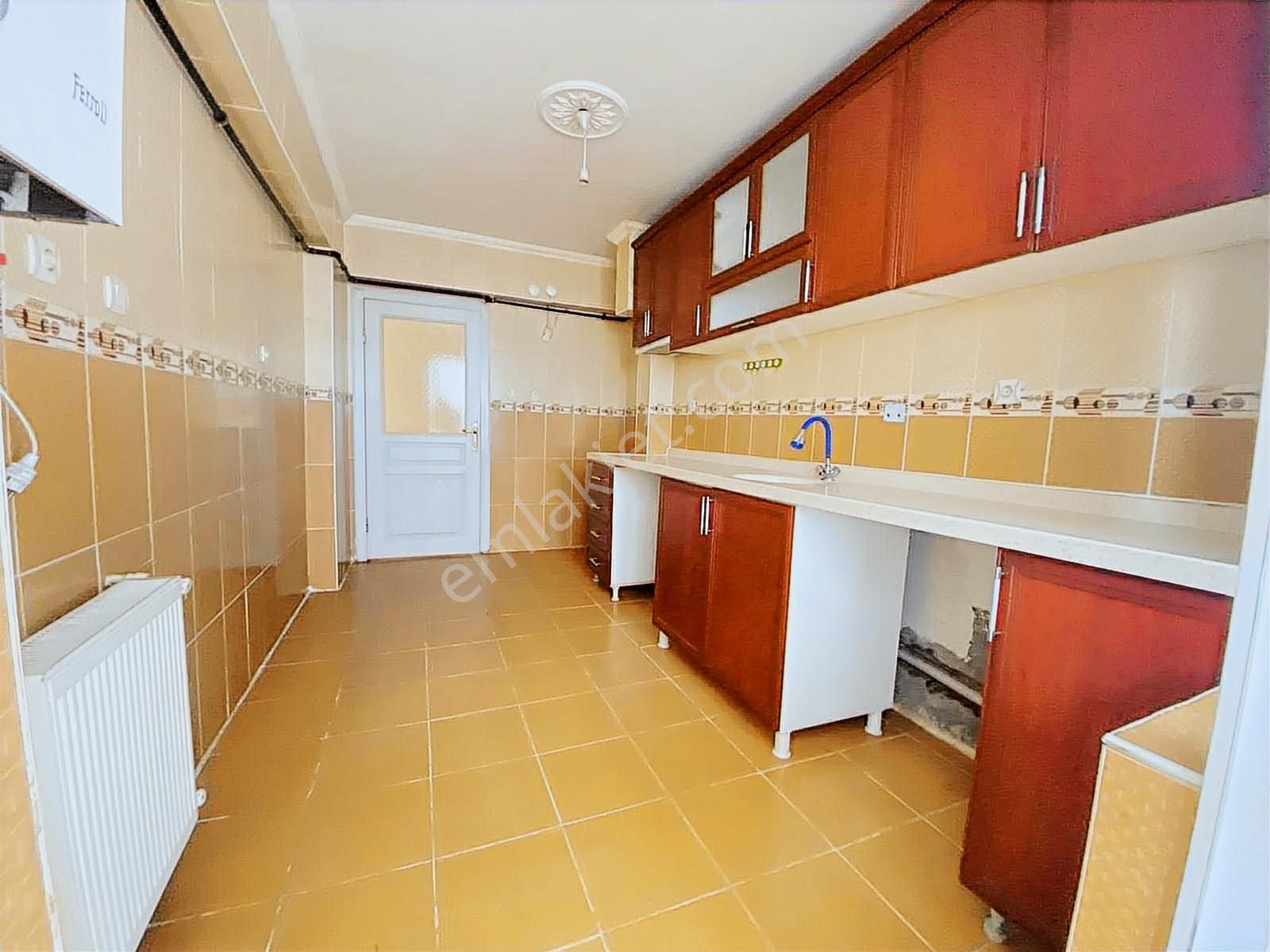 Topçu Mah Acil Satılık 3+1 Arakat Çift Banyolu Ön Cephe Daire - Görsel 7