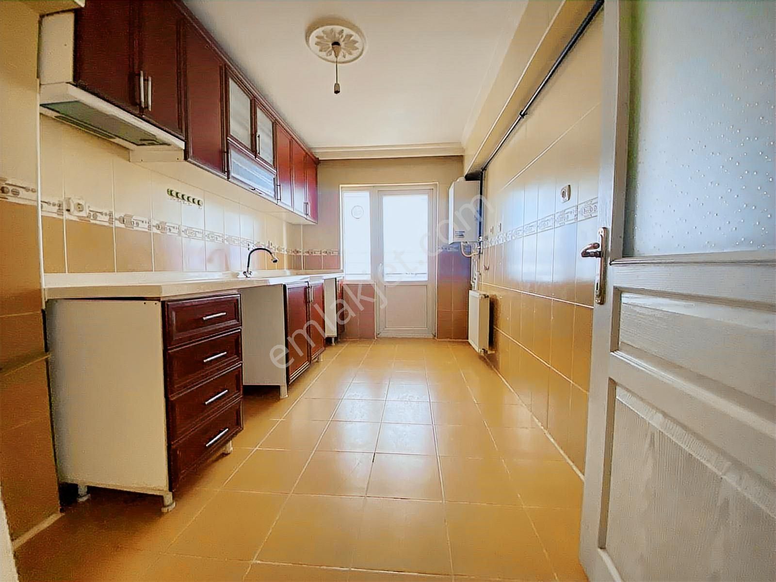 Topçu Mah Acil Satılık 3+1 Arakat Çift Banyolu Ön Cephe Daire - Görsel 9