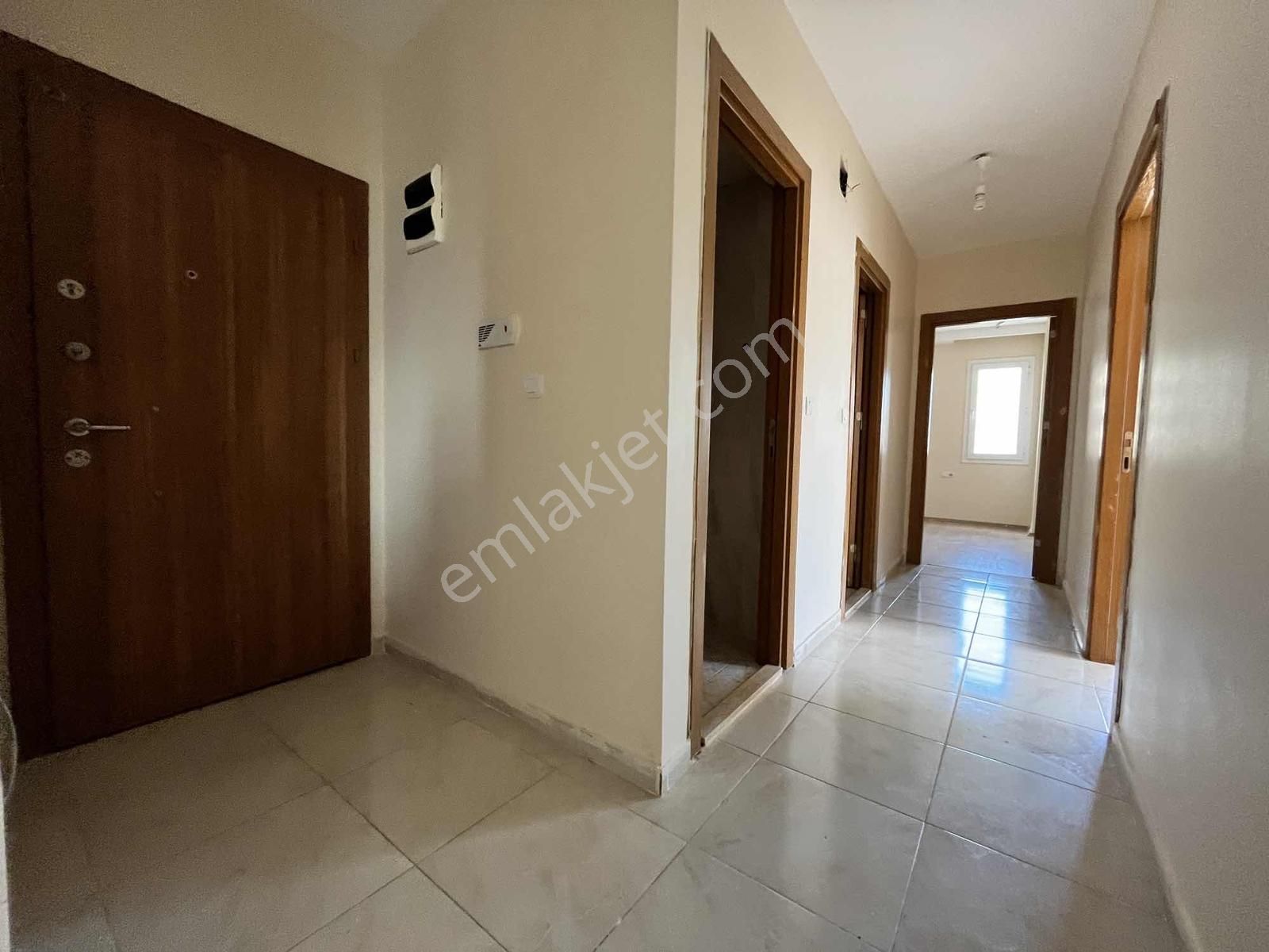 Kule Park'dan Cadde Üzeri Site İçi Havuzlu Satılık 2+1 Daire - Görsel 2