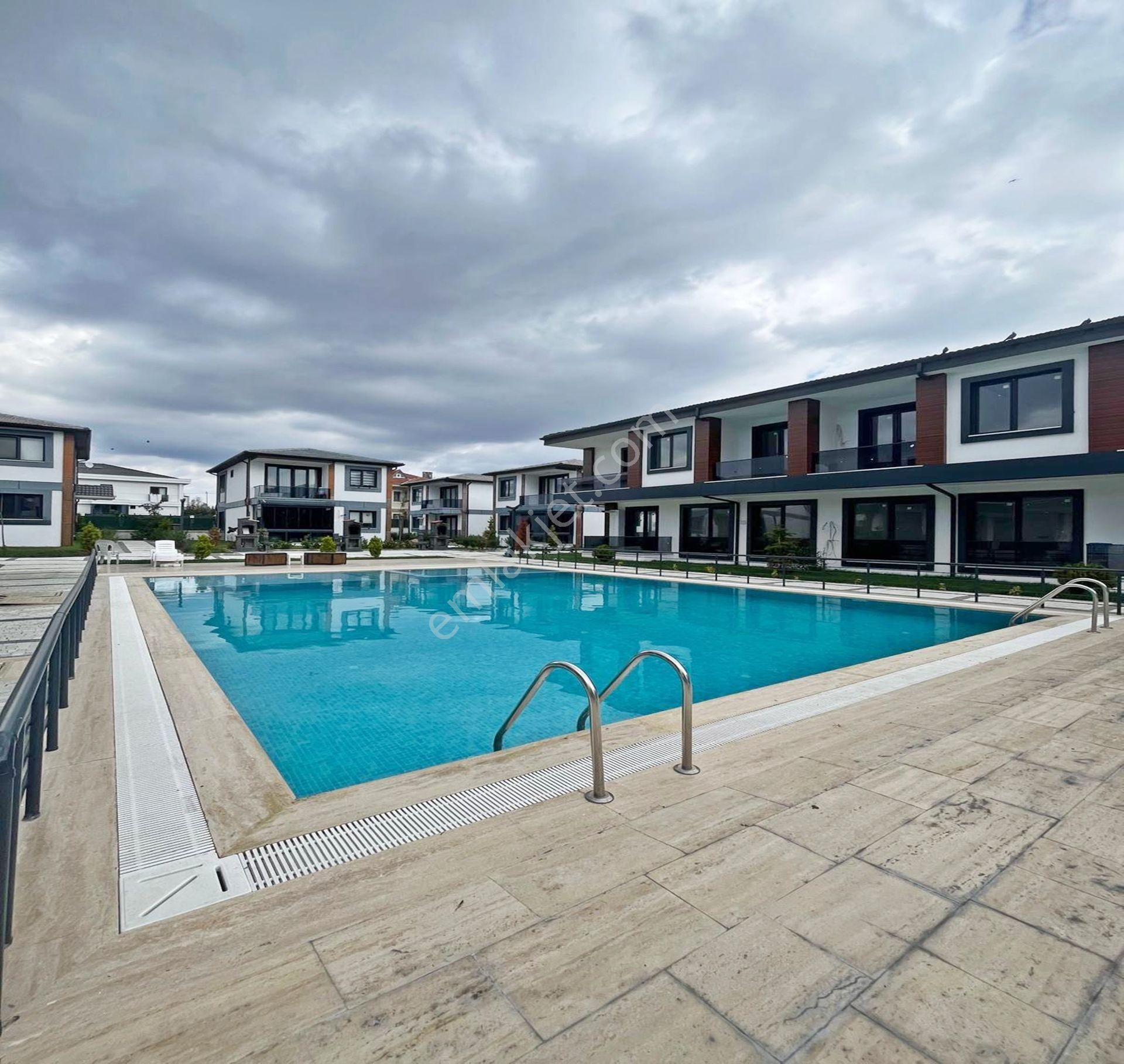 Cilin Royal Konaklarında Oturuma Hazır Boş Villalar - Görsel 35