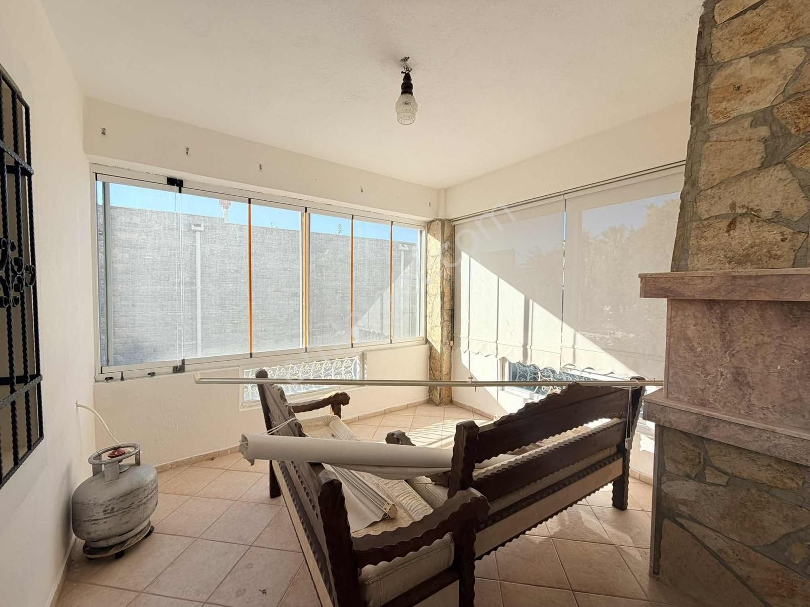 S-a-k-a-l-l-ı-d-a-n Turgutreiste Denize Yakın Eşyasız Daire - Görsel 5