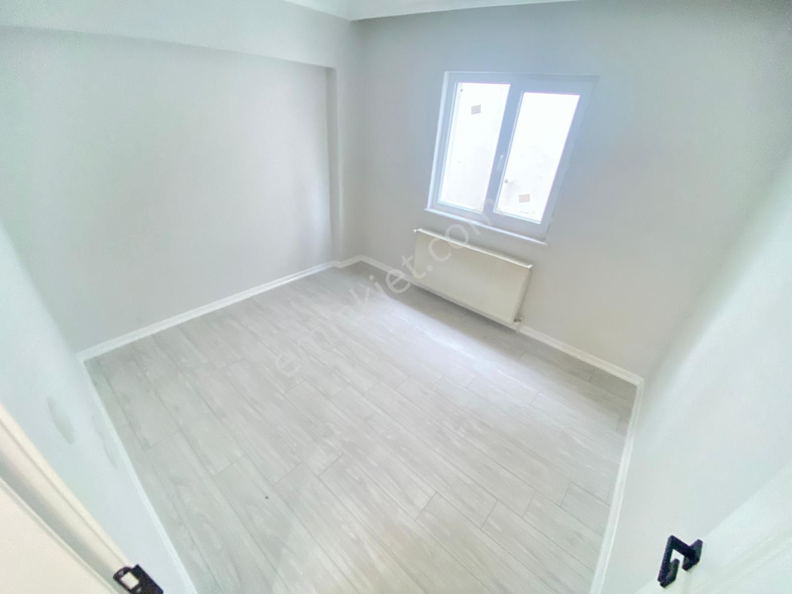 Etimesgut Topçu'da Merkezi Konumda Ön Cephe Arakat Çift Balkonlu Uygun Full Yapılı Daire - Görsel 27