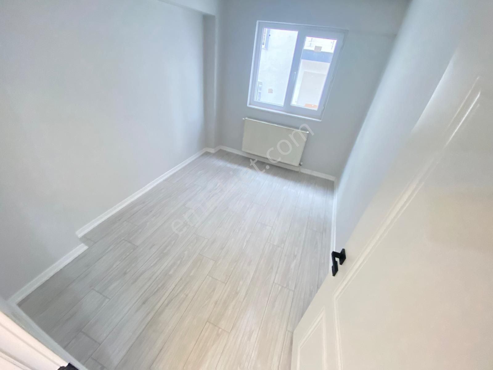 Etimesgut Topçu'da Merkezi Konumda Ön Cephe Arakat Çift Balkonlu Uygun Full Yapılı Daire - Görsel 20