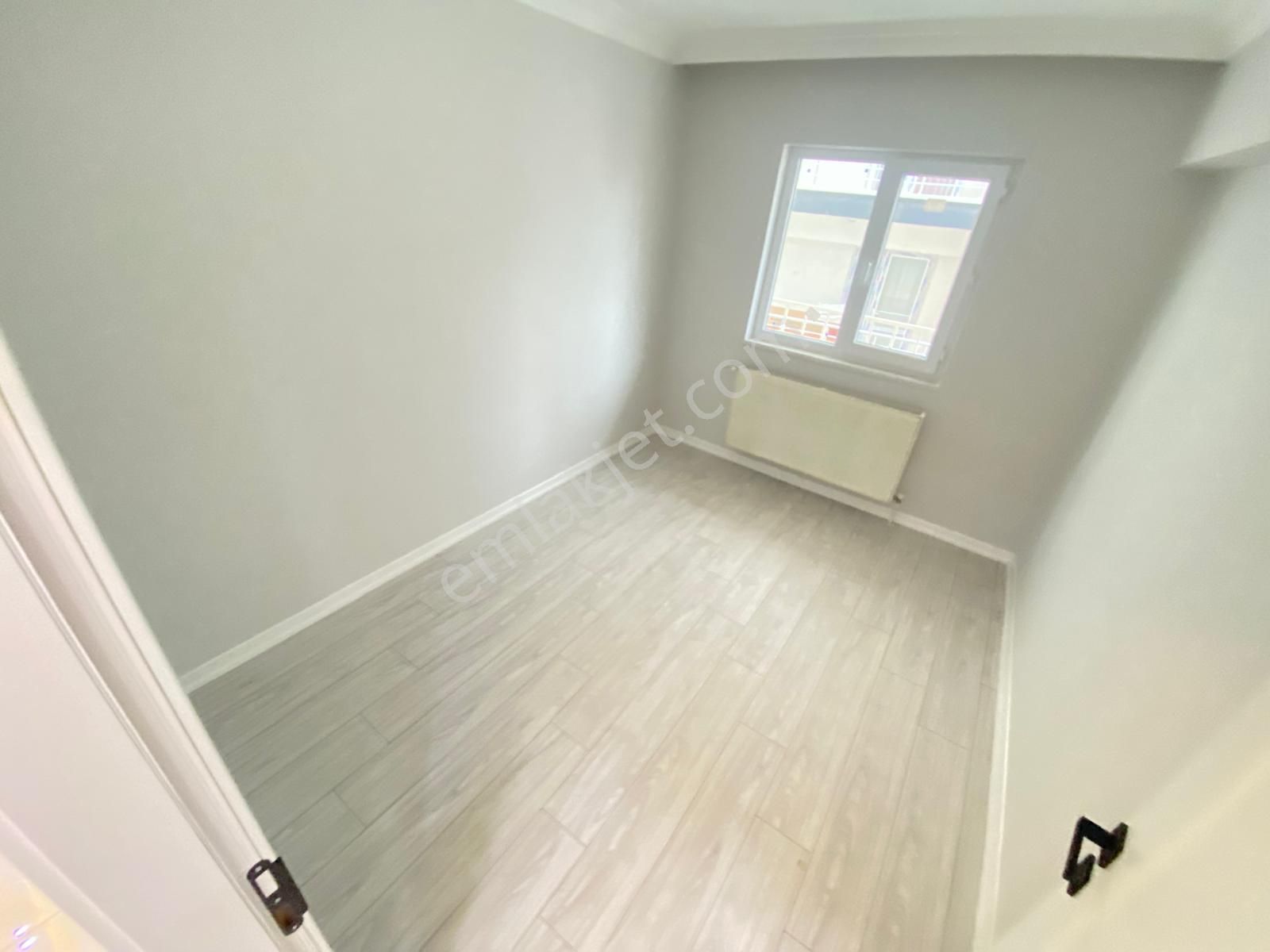 Etimesgut Topçu'da Merkezi Konumda Ön Cephe Arakat Çift Balkonlu Uygun Full Yapılı Daire - Görsel 17