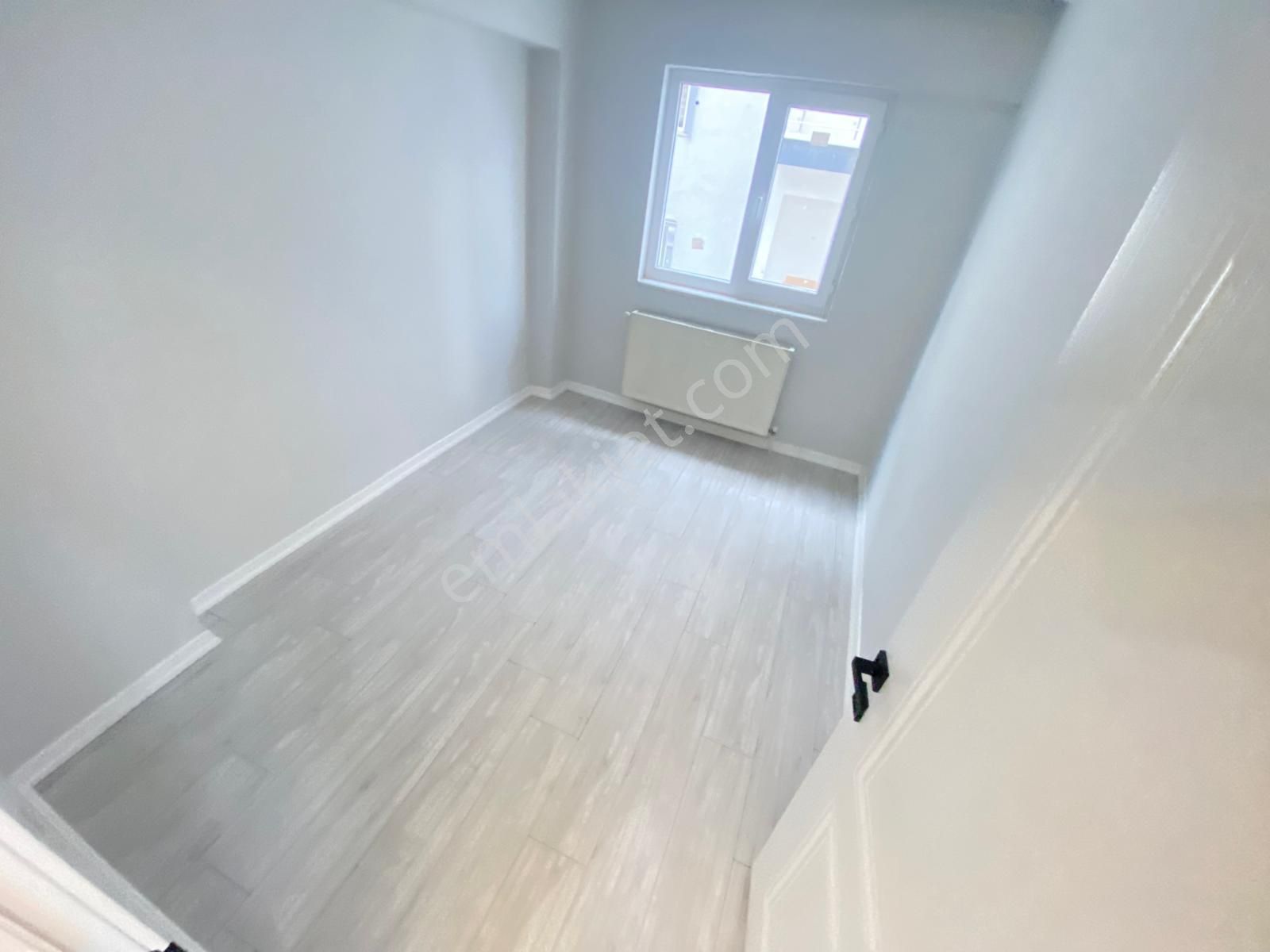 Etimesgut Topçu'da Merkezi Konumda Ön Cephe Arakat Çift Balkonlu Uygun Full Yapılı Daire - Görsel 21