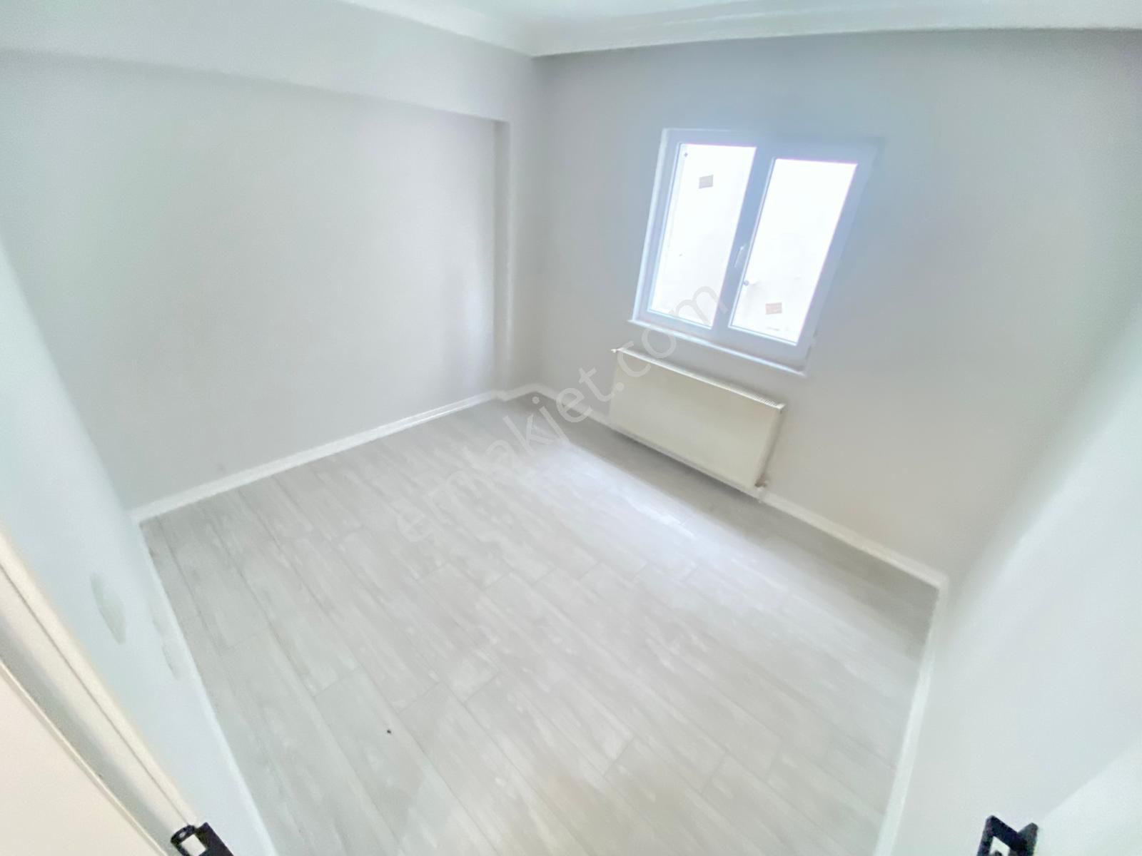 Etimesgut Topçu'da Merkezi Konumda Ön Cephe Arakat Çift Balkonlu Uygun Full Yapılı Daire - Görsel 25