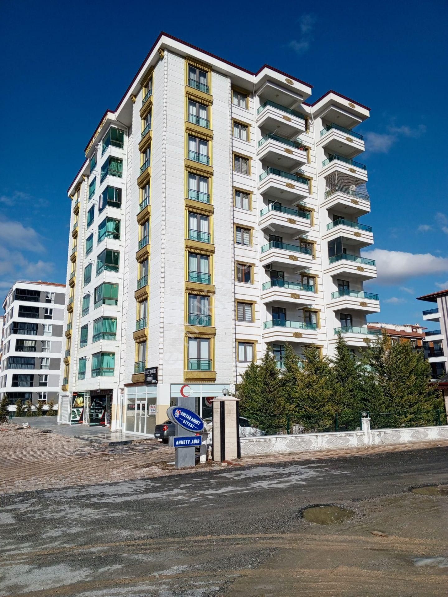 Fatih Mahallesi 2+0 Kapalı Garajlı Güney Doğu Dairedir