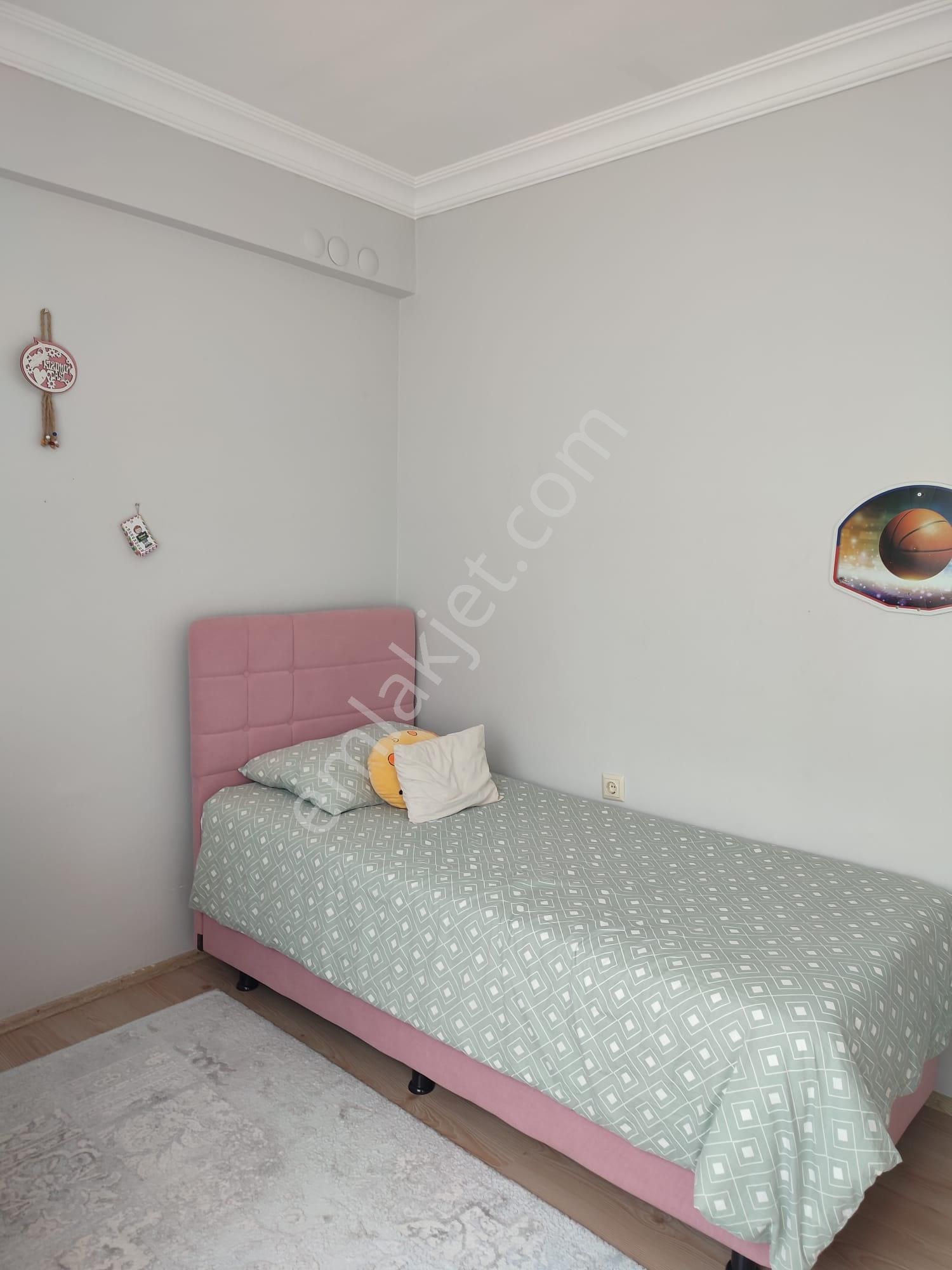 Recep Ümit Emlak'tan Fatih Mahallesi Gaffar Okan Caddesi Yakınında Satılık Geniş Ferah 2+1 Daire - Görsel 9