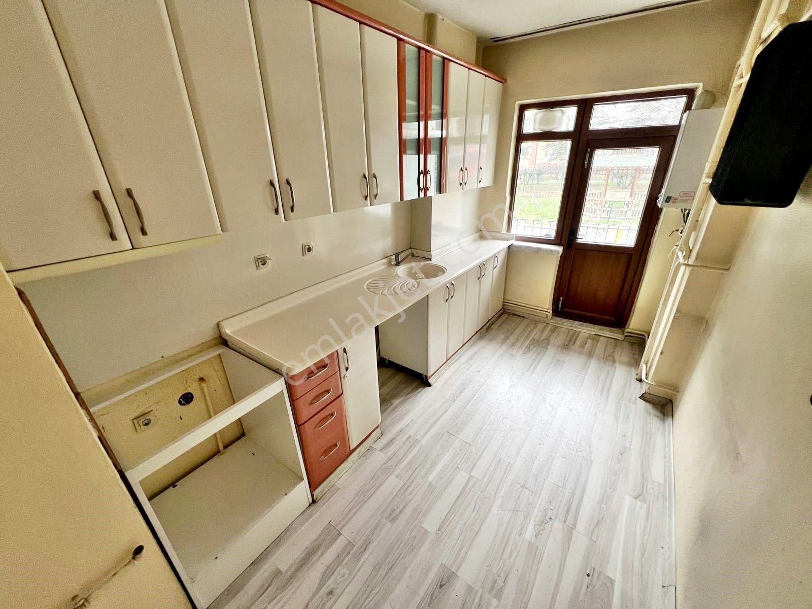 Gold Emlak'tan Etlik Osmanlı İş Merkezi Yakını Kat Konumlu Yüksek Girişli Satılık 3+1daire