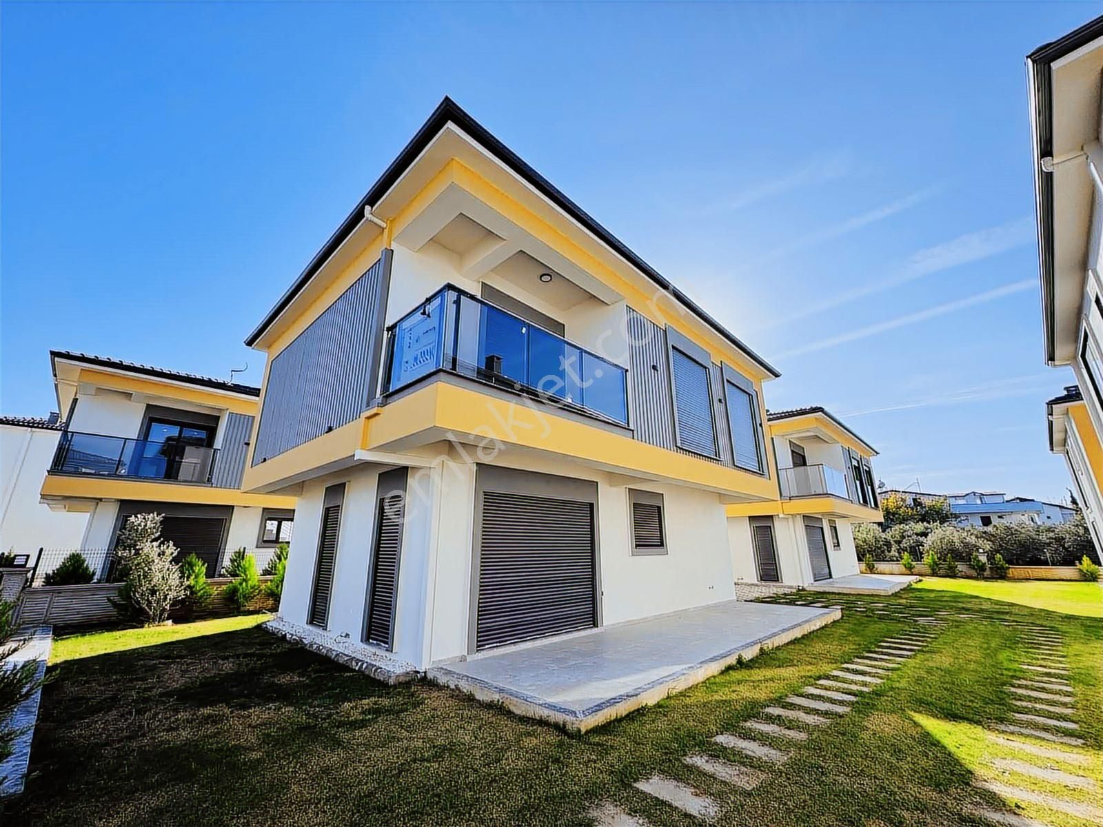 Kuşadası Davutlar'da Havuzlu Sitede Satılık 3+1 Eşyalı Villa - Görsel 7