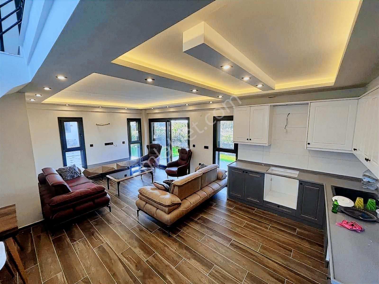 Kuşadası Davutlar'da Havuzlu Sitede Satılık 3+1 Eşyalı Villa - Görsel 25