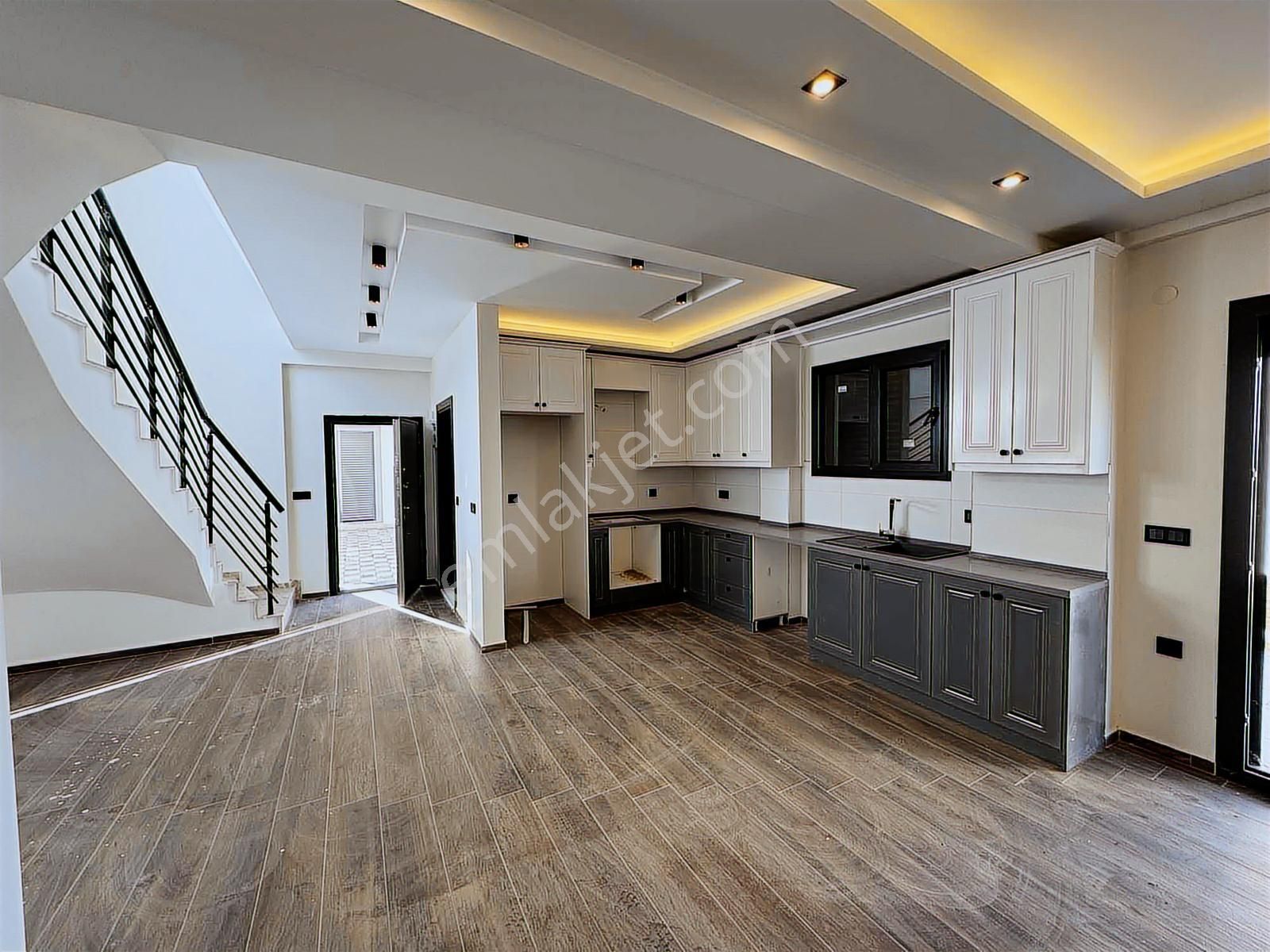 Kuşadası Davutlar'da Havuzlu Sitede Satılık 3+1 Eşyalı Villa - Görsel 12