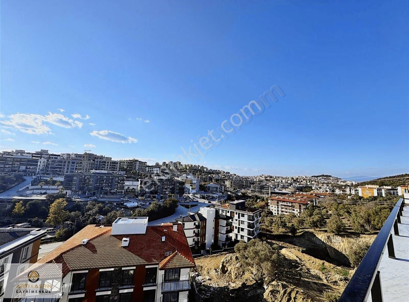 Kuşadasında Geniş Ferah Sıfır Lüx 3+1 Havuzlu Çatı Dubleks Daire - Görsel 10