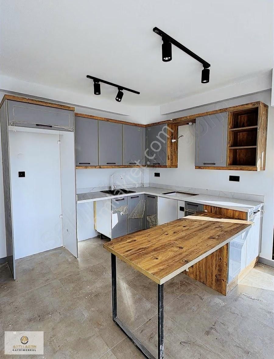 Kuşadasında Geniş Ferah Sıfır Lüx 3+1 Havuzlu Çatı Dubleks Daire - Görsel 26