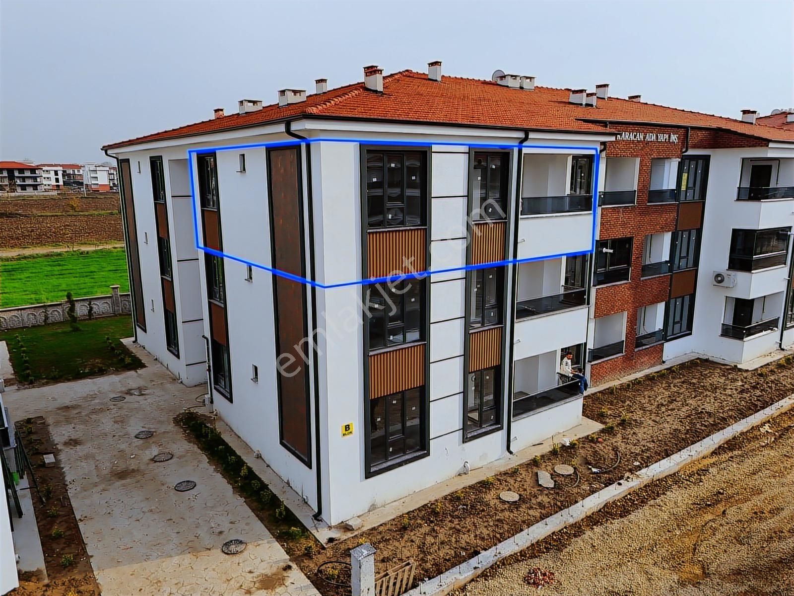 Tapu54 | Arifiye Fatih Mah. Satılık Ebevenyli 2+1 Lüx Daire