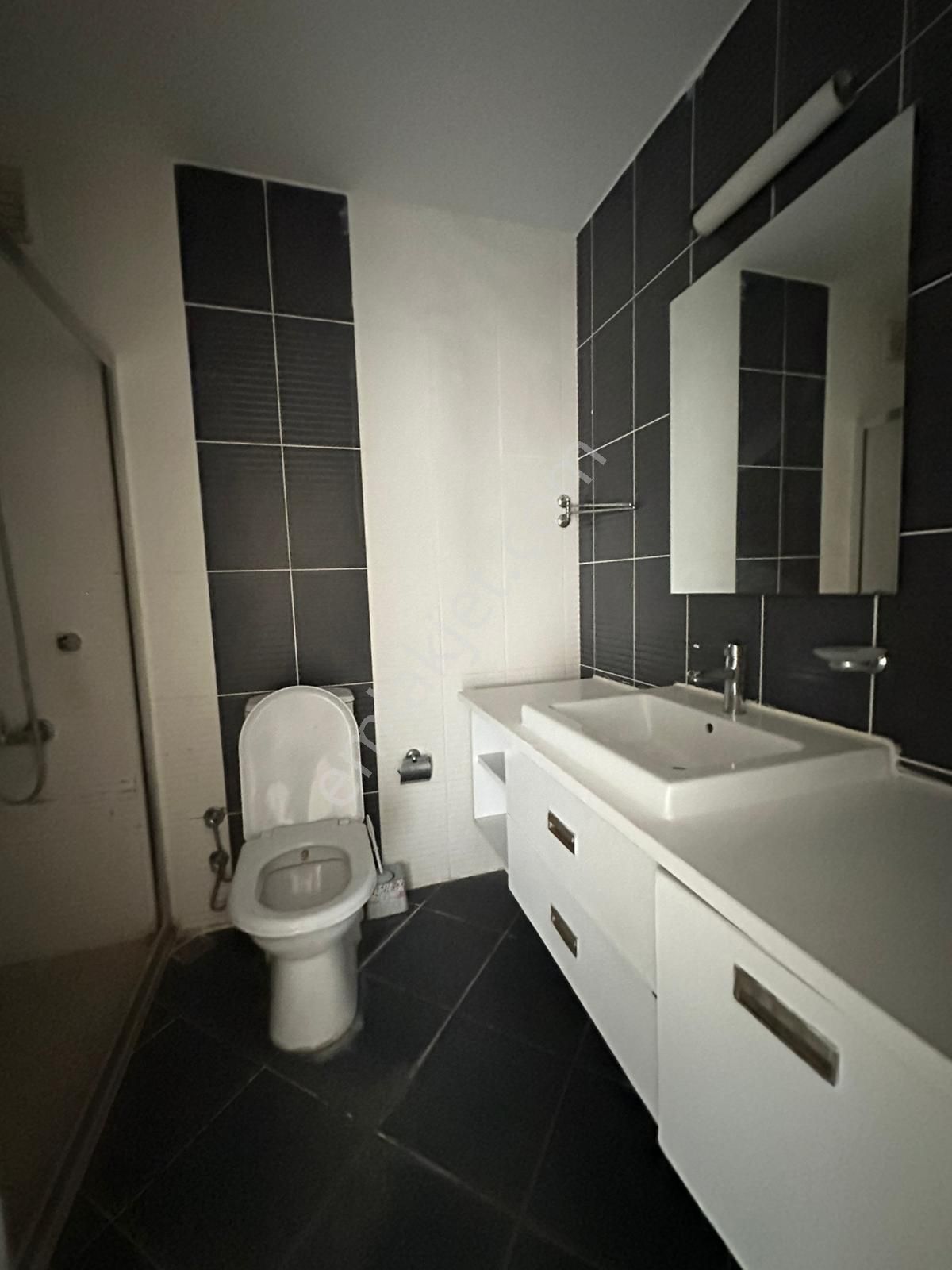 Esenyurt Yeşilkent Mahallesi İnnovia 2 Sitesi 3+1 120 M2 Kiralık Boş Daire Havuz Ve Peyzaj Cepheli - Görsel 21