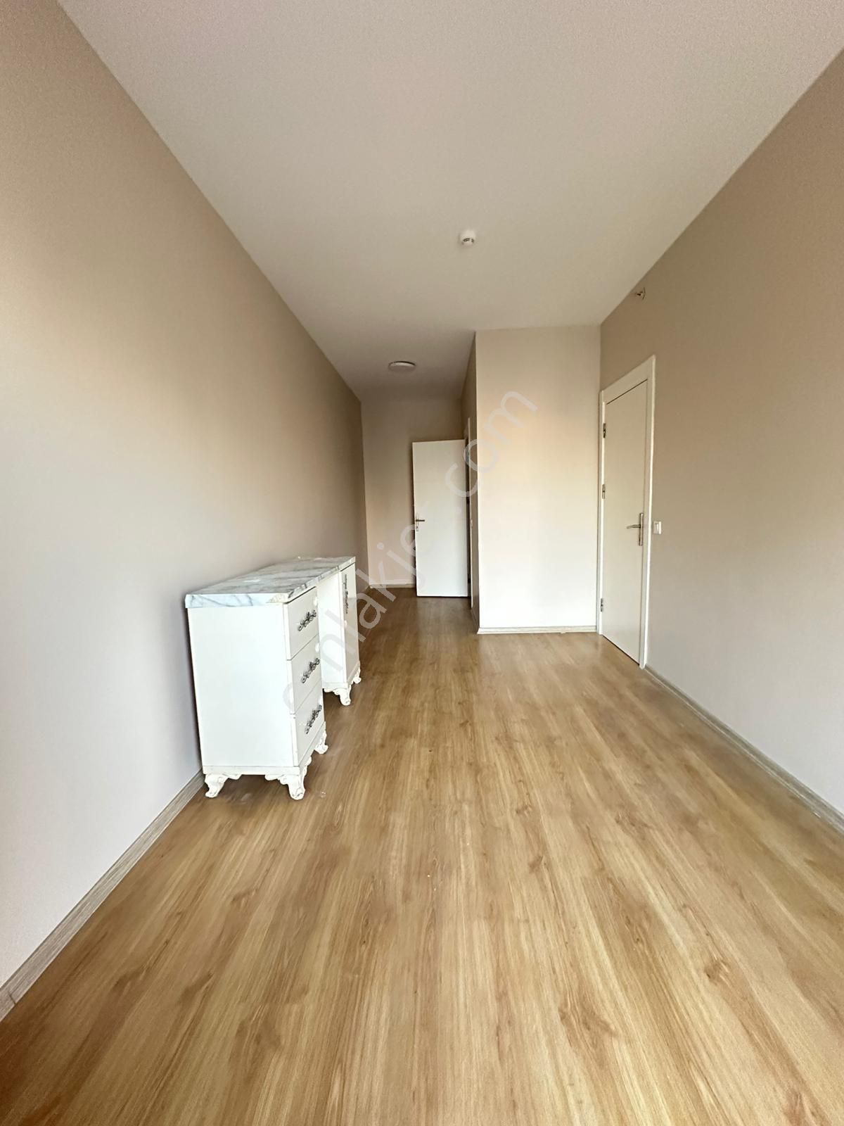 Esenyurt Yeşilkent Mahallesi İnnovia 2 Sitesi 3+1 120 M2 Kiralık Boş Daire Havuz Ve Peyzaj Cepheli - Görsel 12