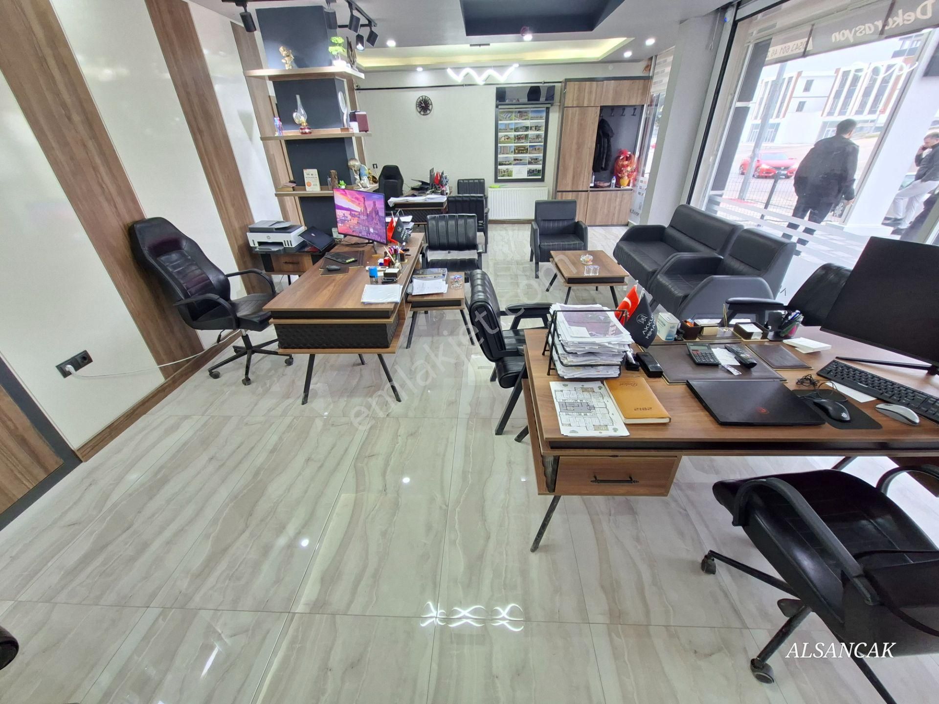 Etimesgut Merkezde İşlek Noktada Lüks Yapılı Kiralık İş Yeri - Görsel 2