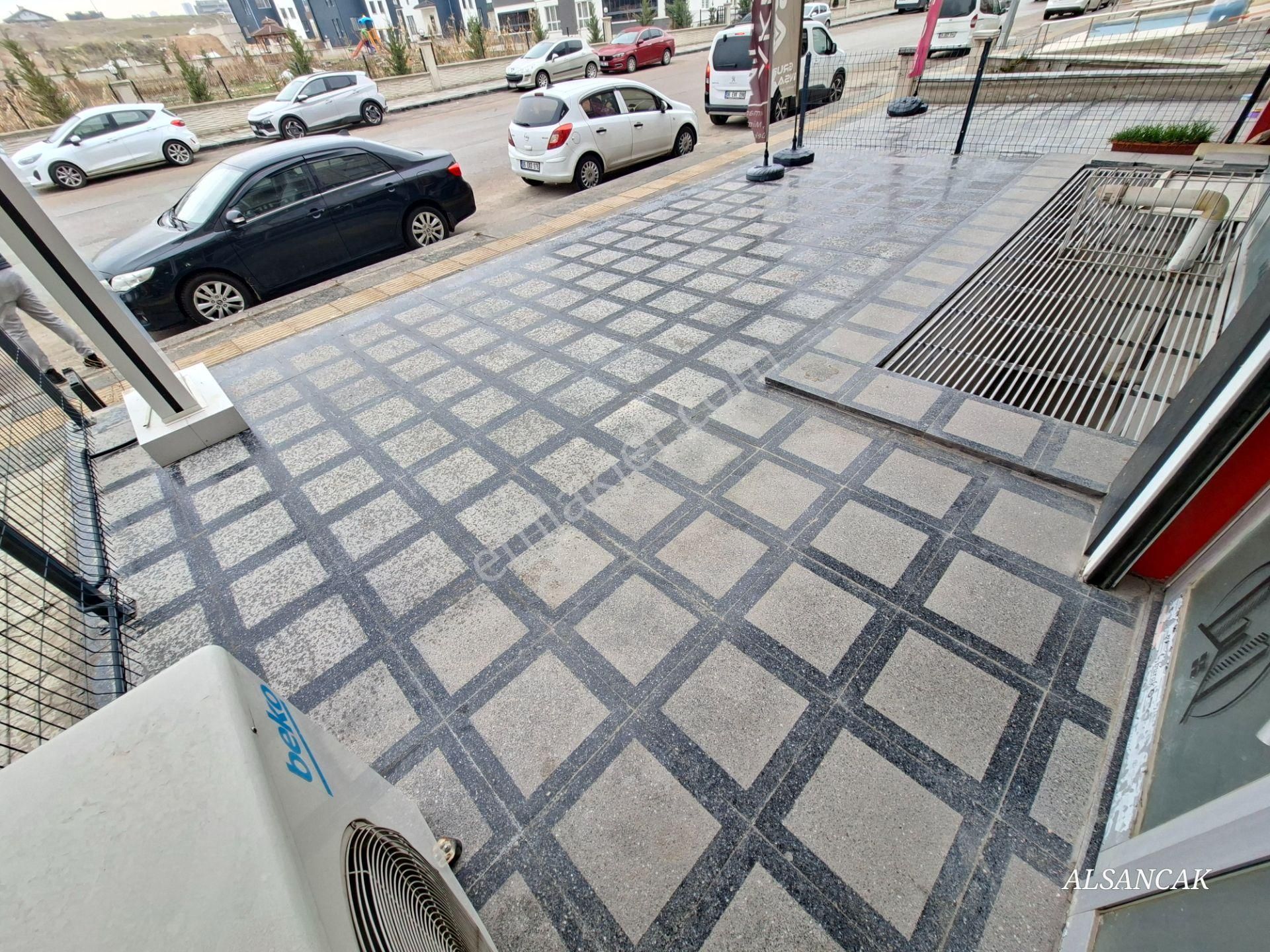 Etimesgut Merkezde İşlek Noktada Lüks Yapılı Kiralık İş Yeri - Görsel 15