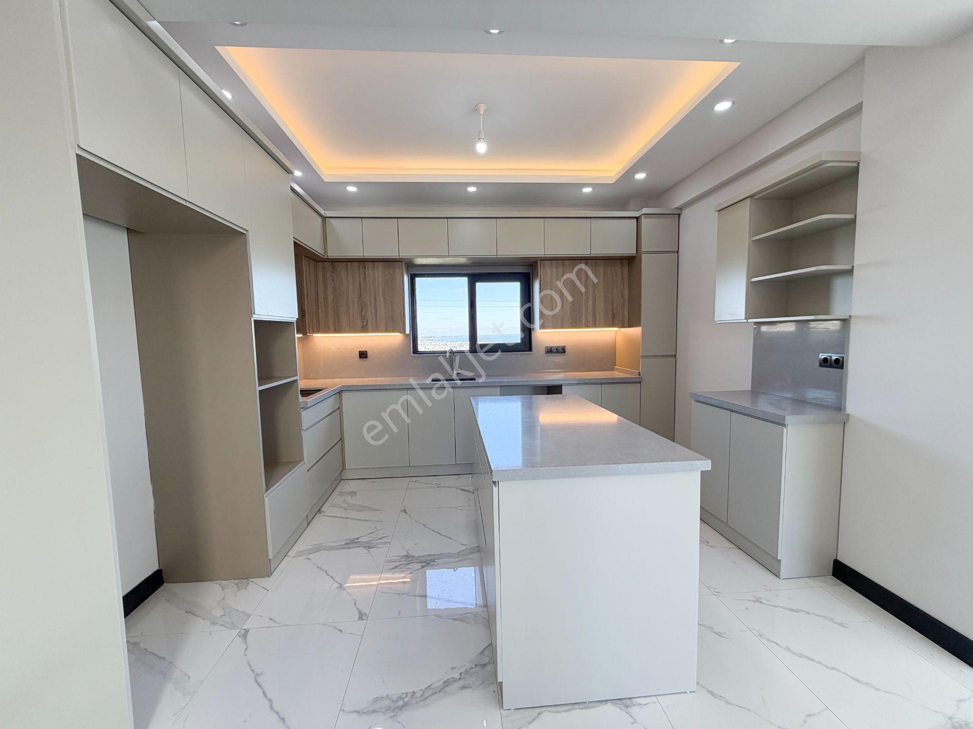 Deniz Manzaralı Müstakil Bahçeli Sıfır Villa - Görsel 3
