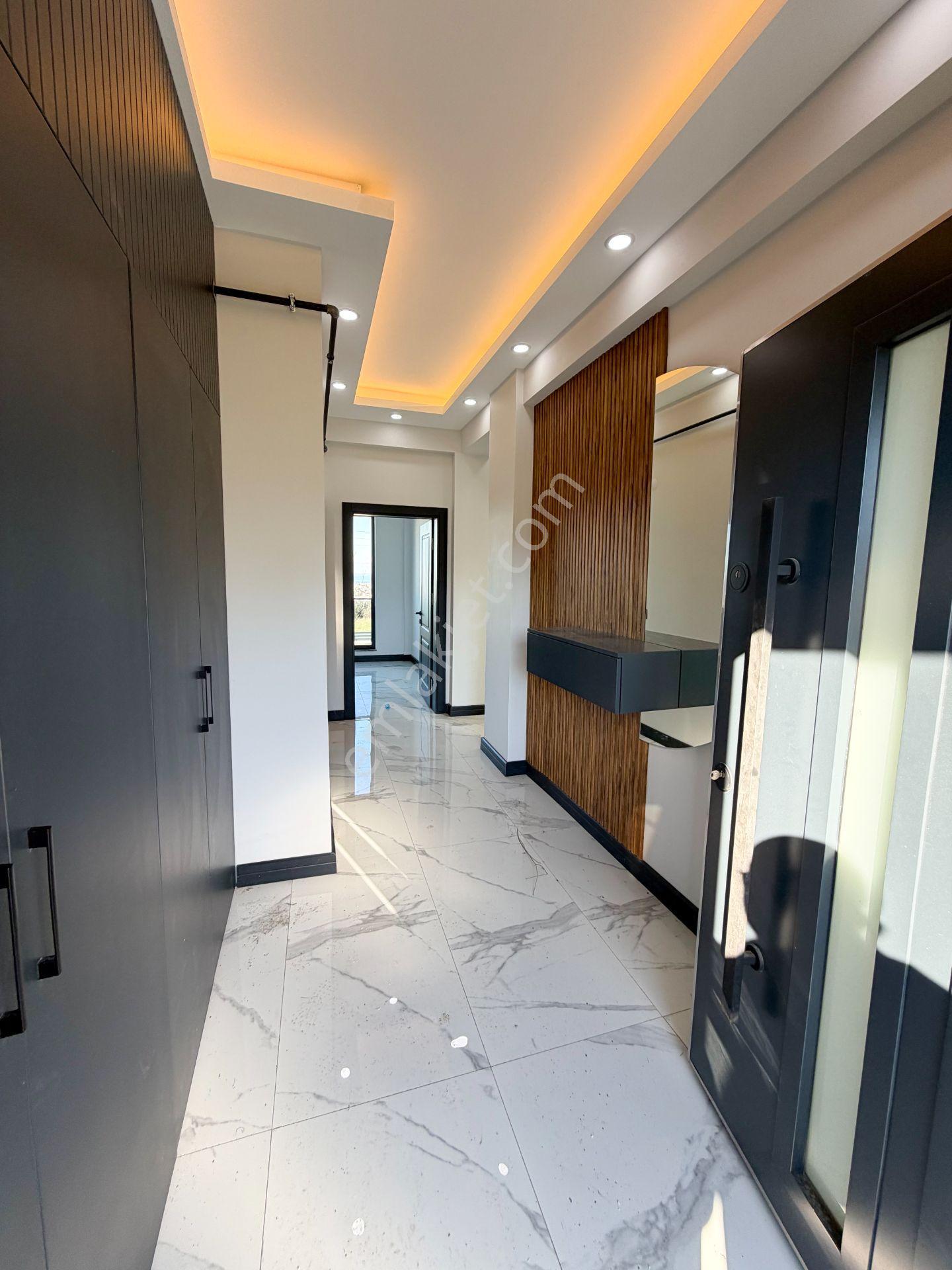 Deniz Manzaralı Müstakil Bahçeli Sıfır Villa - Görsel 23