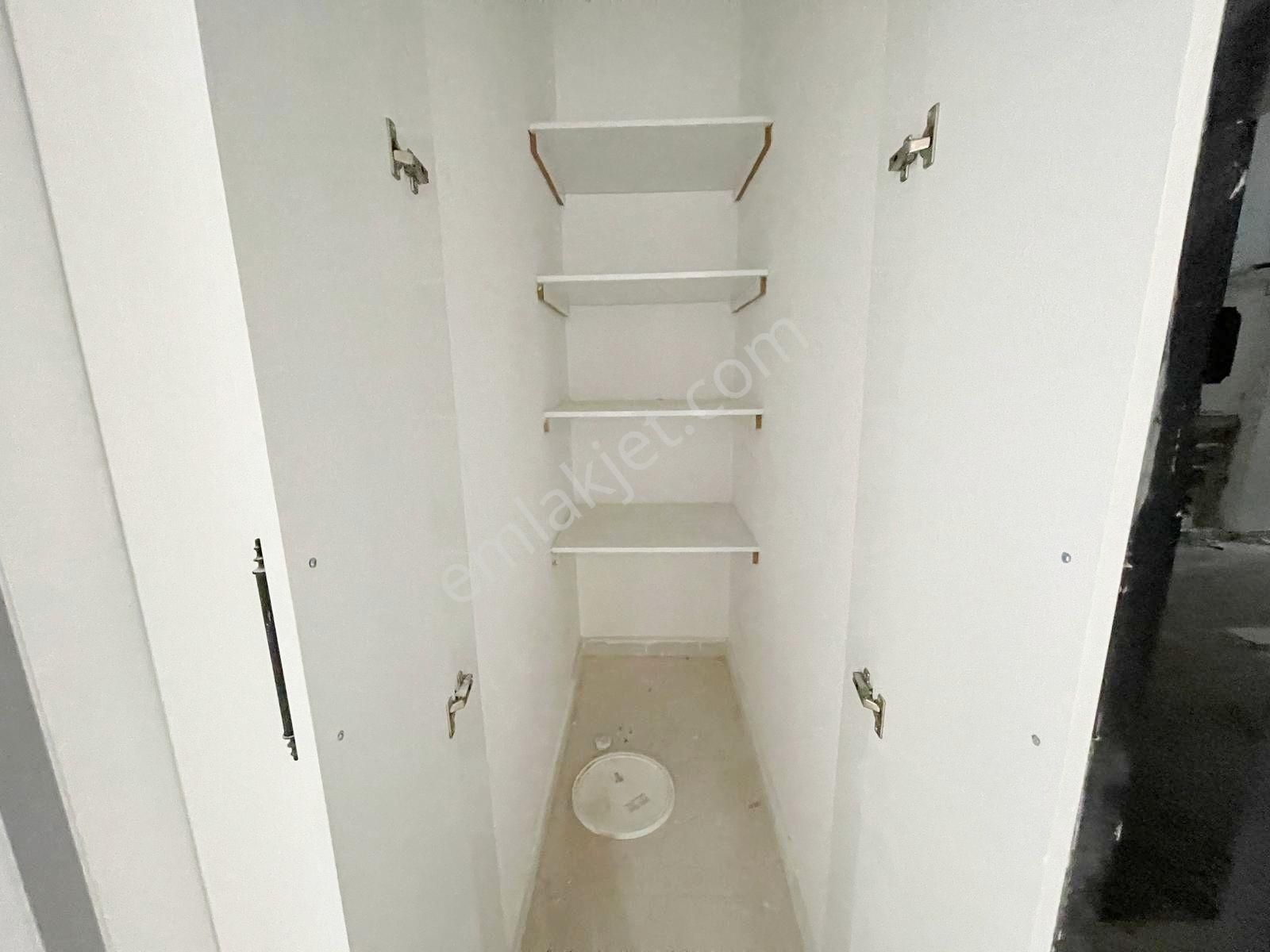 Karacaahmet'te Cadde Yakını Az Katlı Çift Balkonlu Sıfır Kat Ve Cephe Sçn. U.lüx 3+1 - Görsel 19