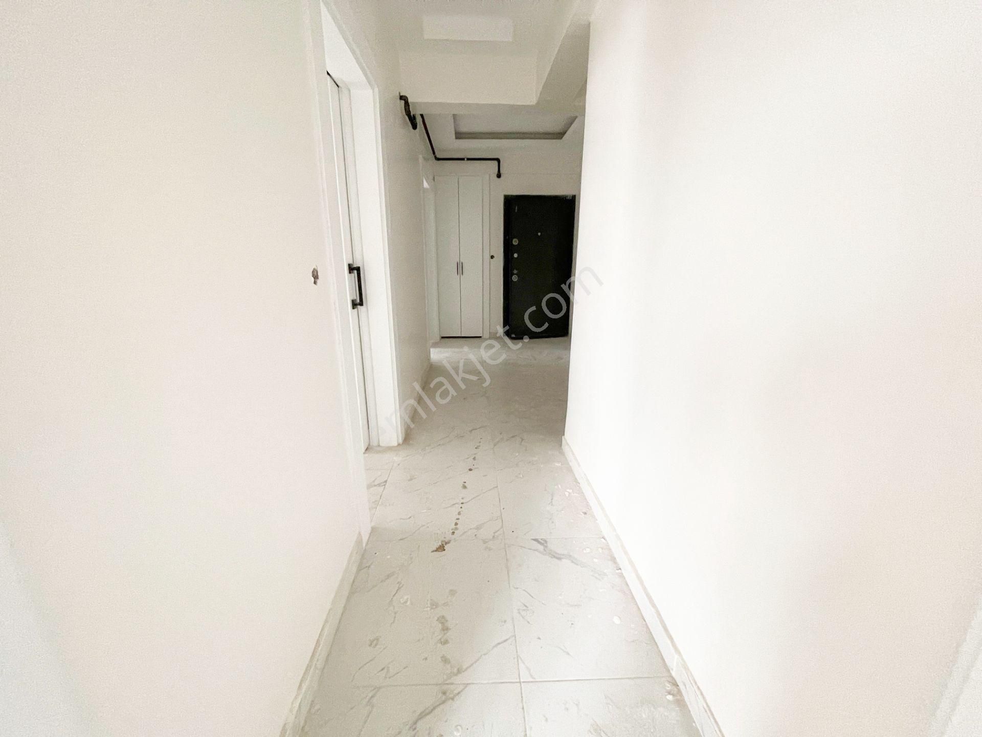 Karacaahmet'te Cadde Yakını Az Katlı Çift Balkonlu Sıfır Kat Ve Cephe Sçn. U.lüx 3+1 - Görsel 20