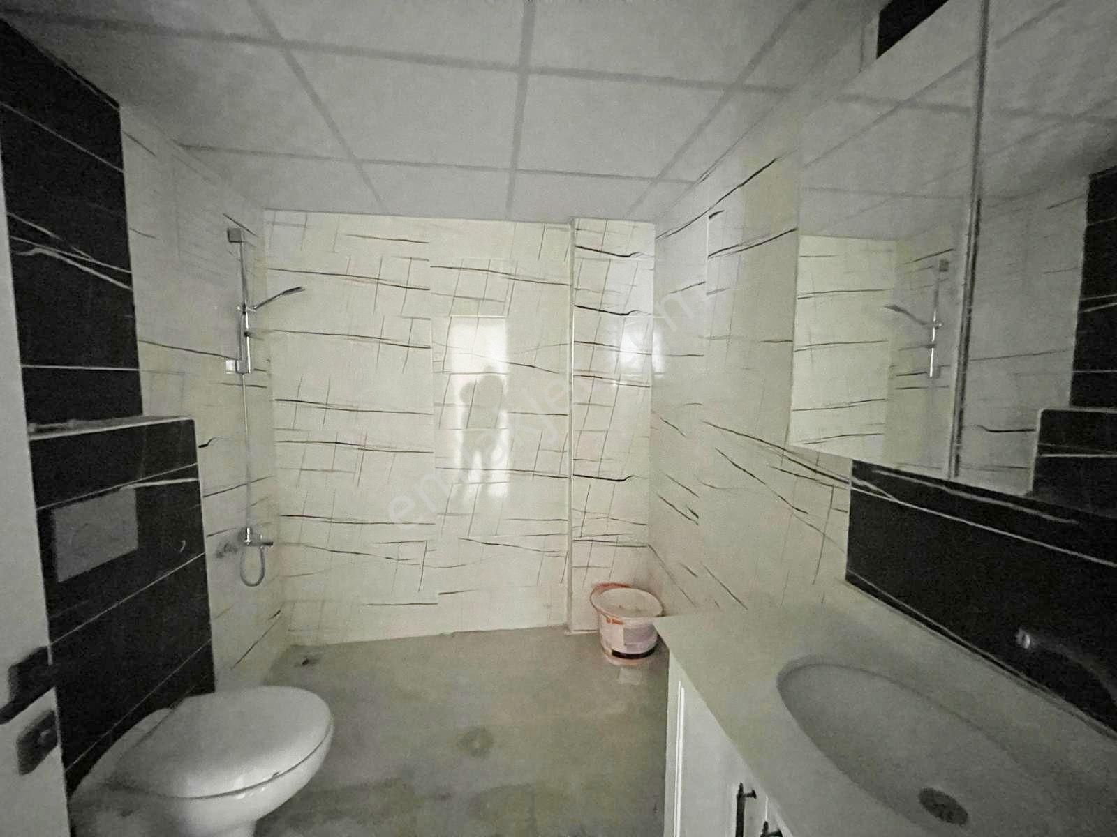 Karacaahmet'te Cadde Yakını Az Katlı Çift Balkonlu Sıfır Kat Ve Cephe Sçn. U.lüx 3+1 - Görsel 17