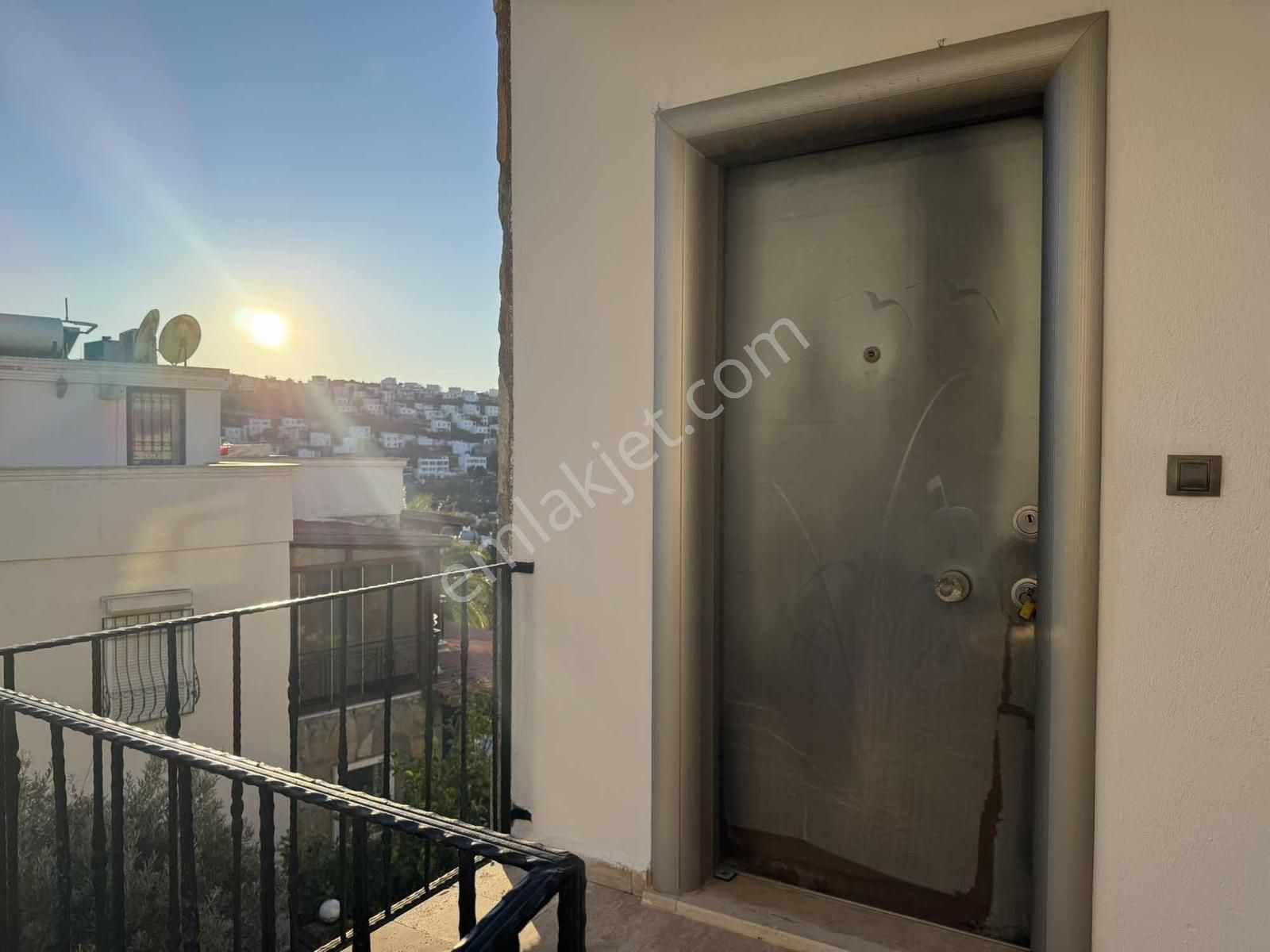 Bodrum Küçükbük'te Satılık 2+1 Ebeveyn Banyolu Üst Kat Daire - Görsel 4