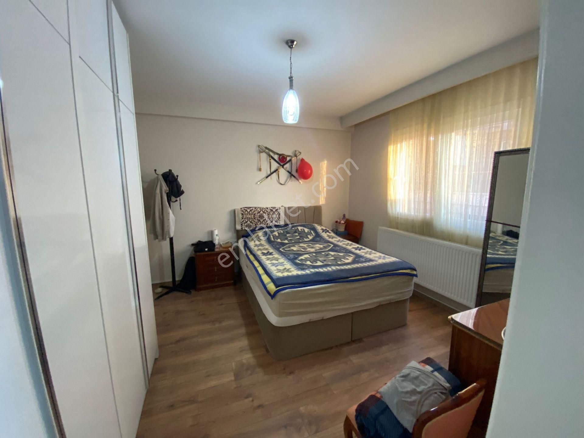 Halirıfatpaşa Caddede Deniz Manzaralı Bakımlı Asansörlü - Görsel 23