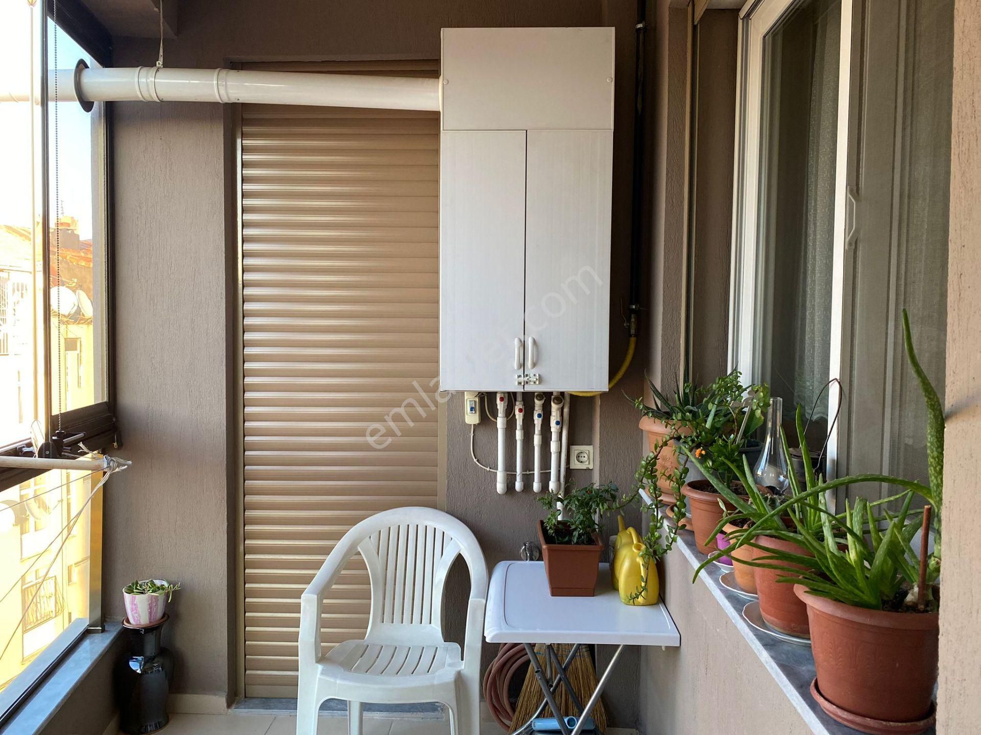 Halirıfatpaşa Caddede Deniz Manzaralı Bakımlı Asansörlü - Görsel 17